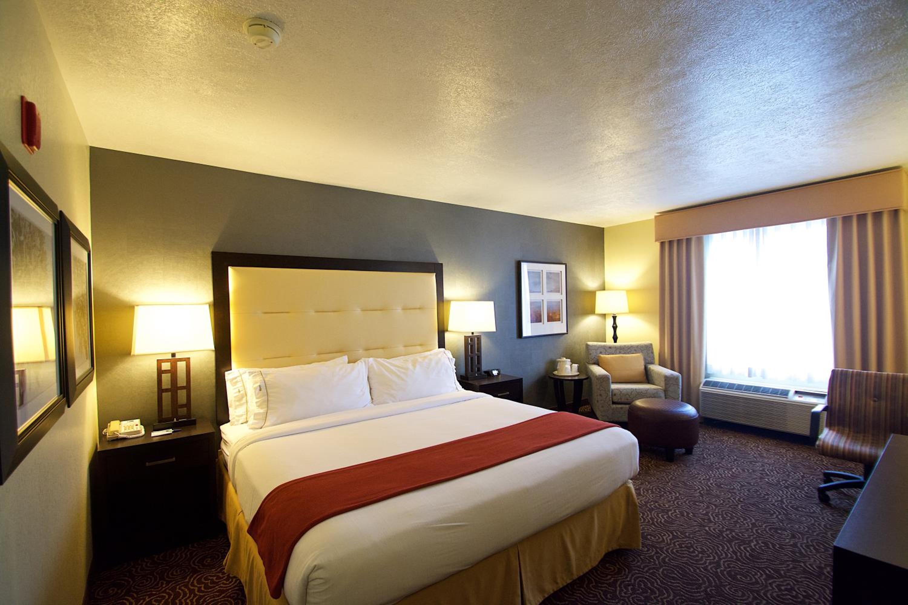 Standard King Room - Photo 1