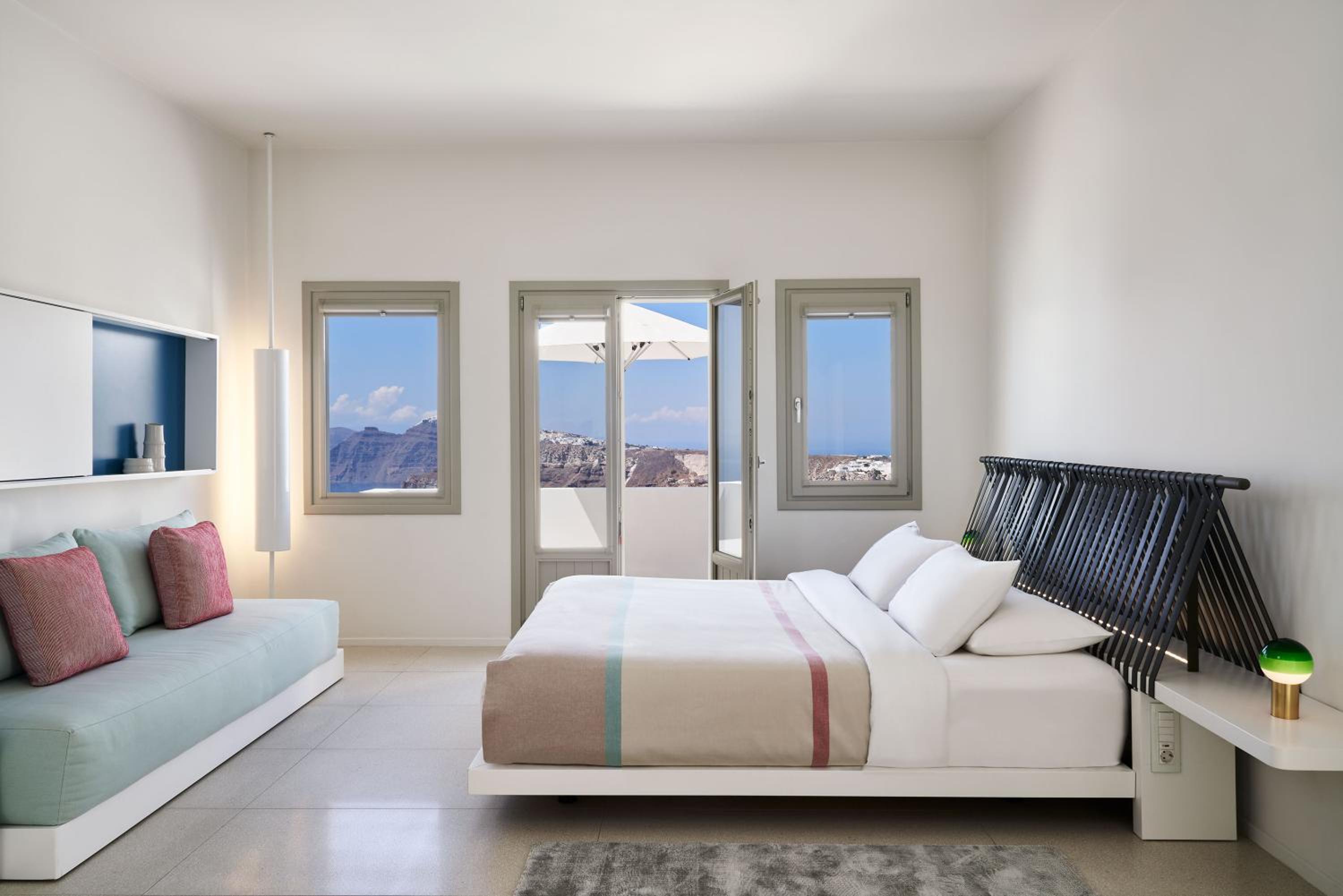 Rubi Suite with Heated Plunge Pool and Caldera View photo 3