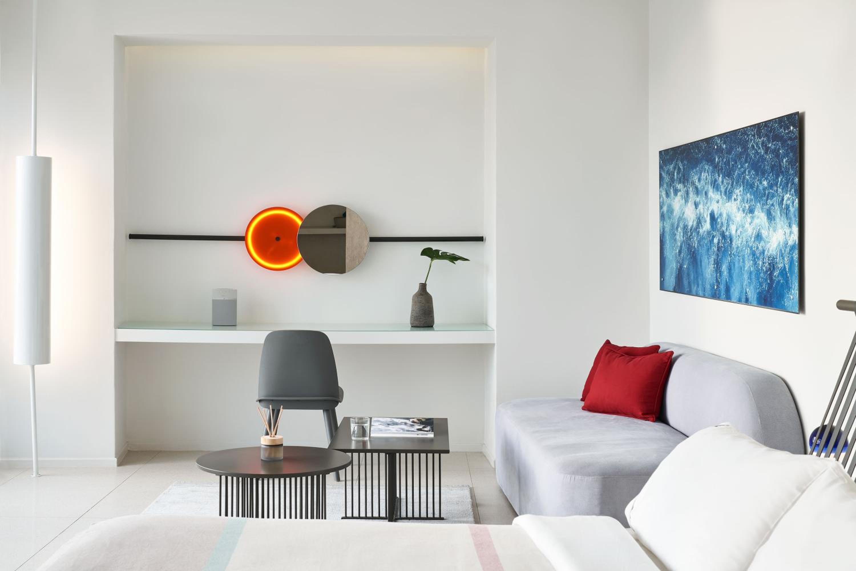 Private Unlimited View Suite with Heated Plunge Pool and Caldera View photo 2