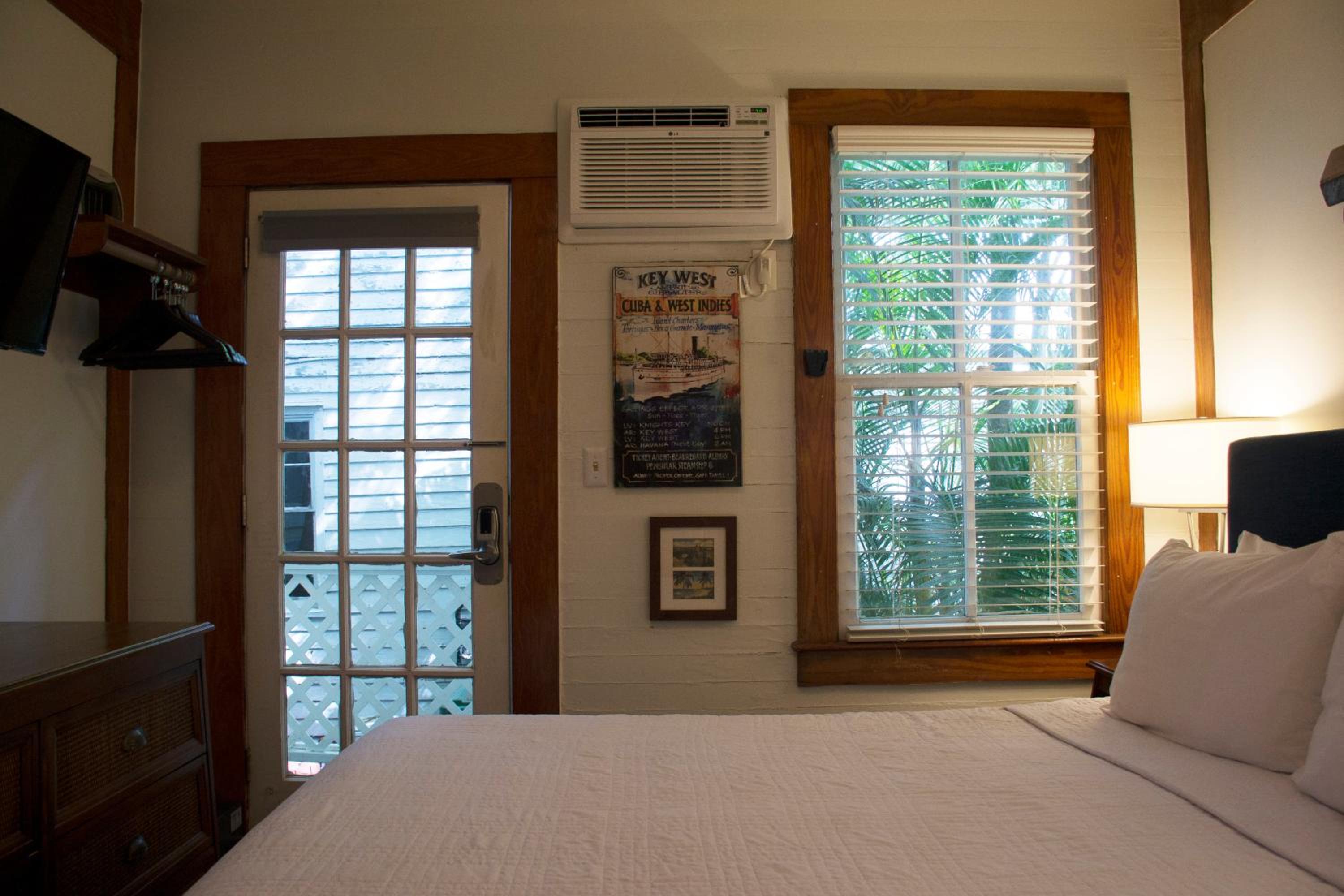 Classic Queen Room