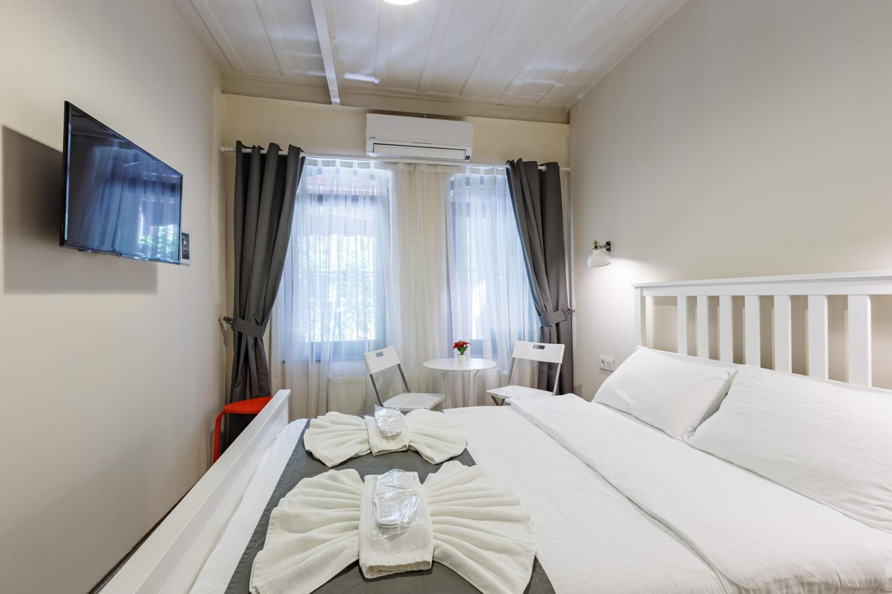Budget Double Room photo 2