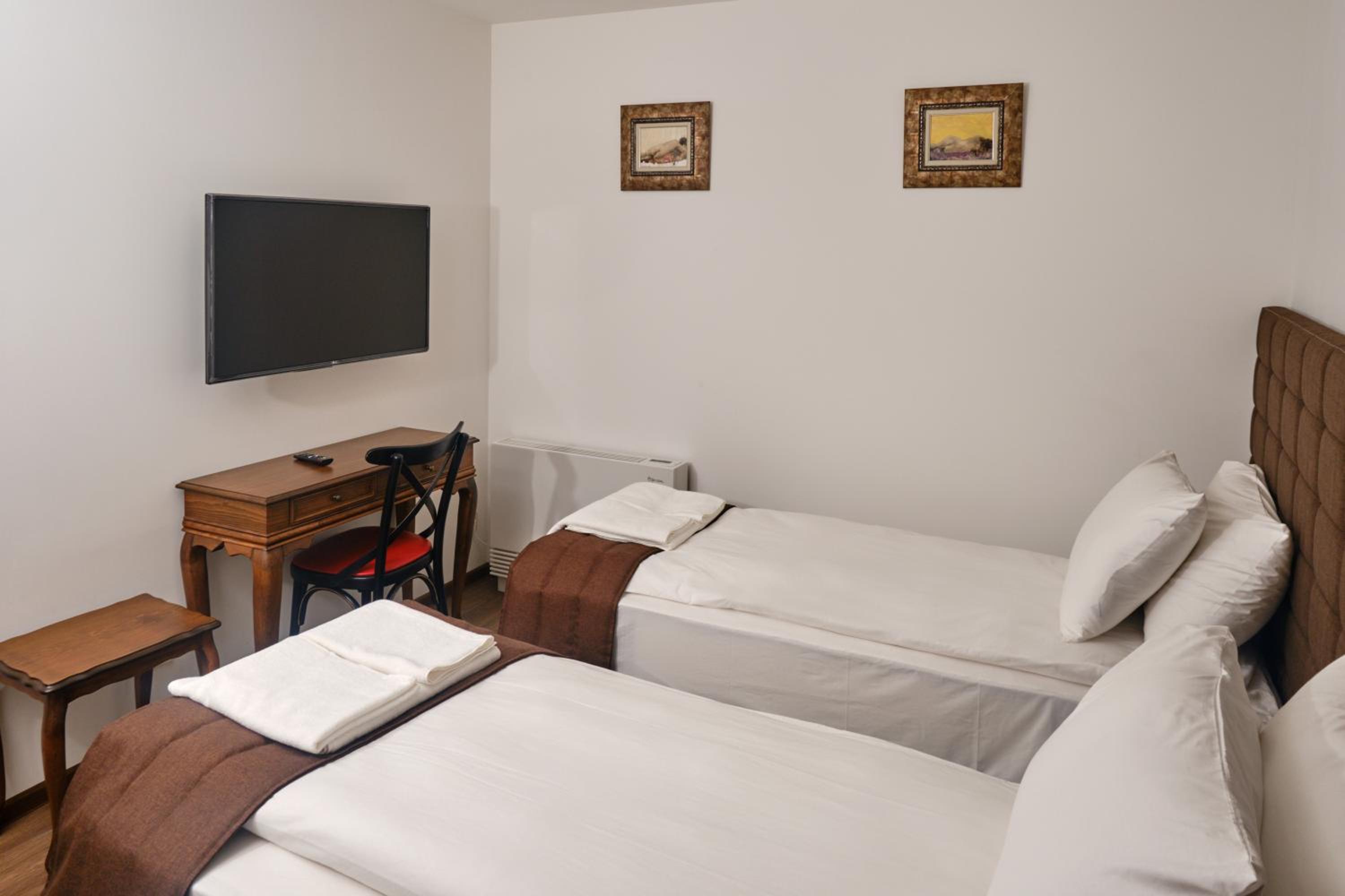 Economy Twin Room without Windows photo 1
