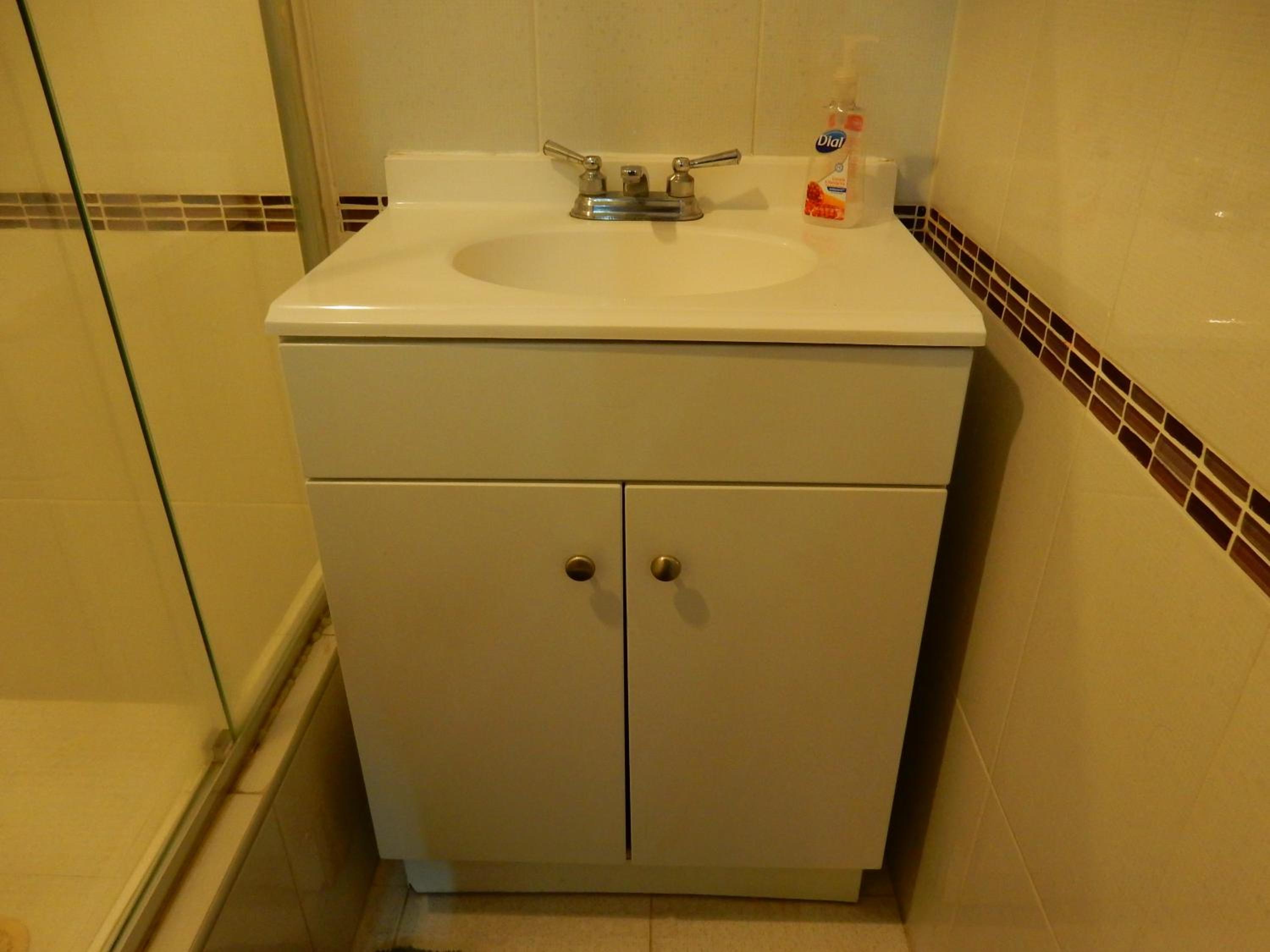 Quadruple Room with Private Bathroom - Photo 3