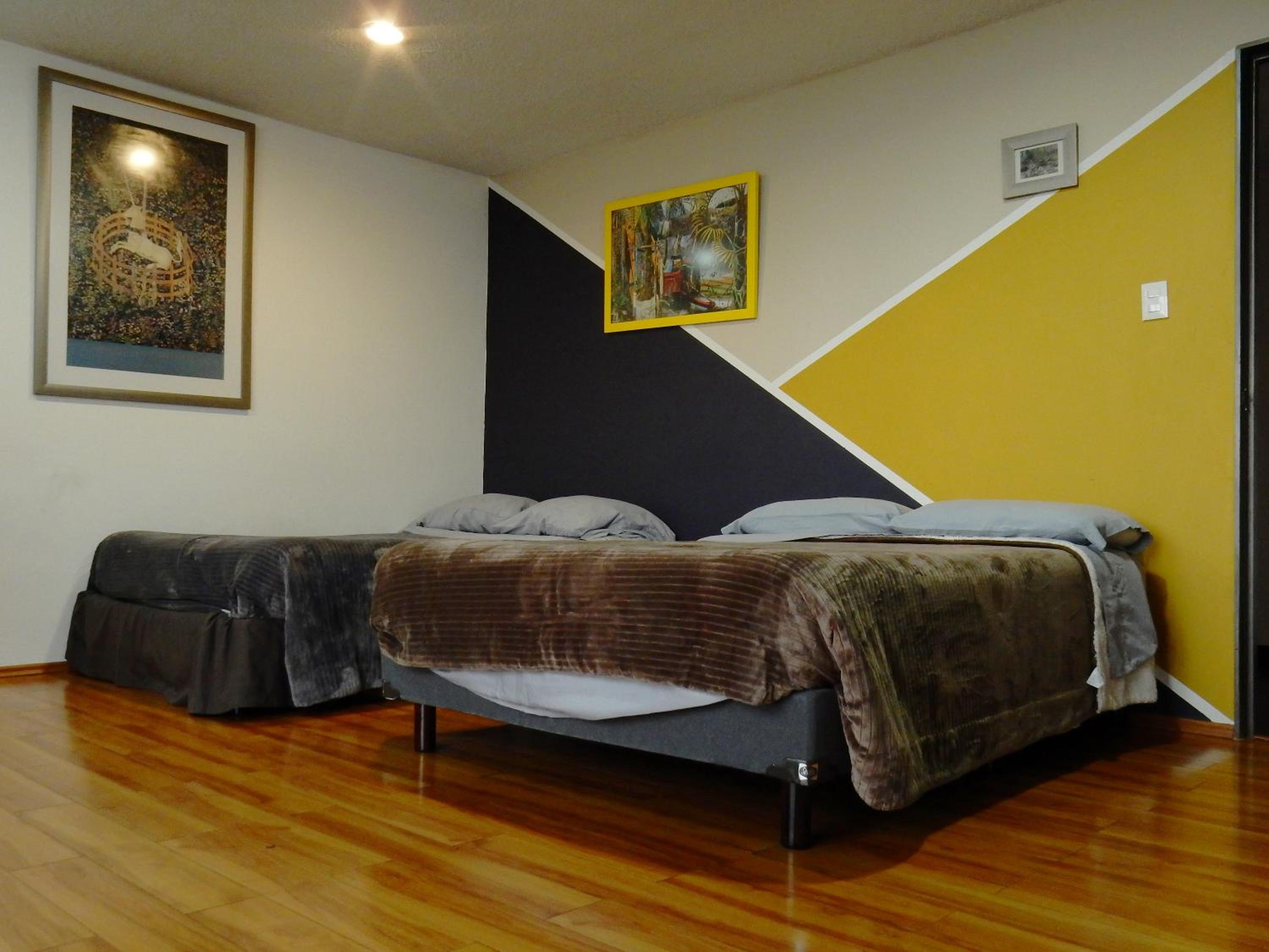 Quadruple Room with Private Bathroom - Photo 8