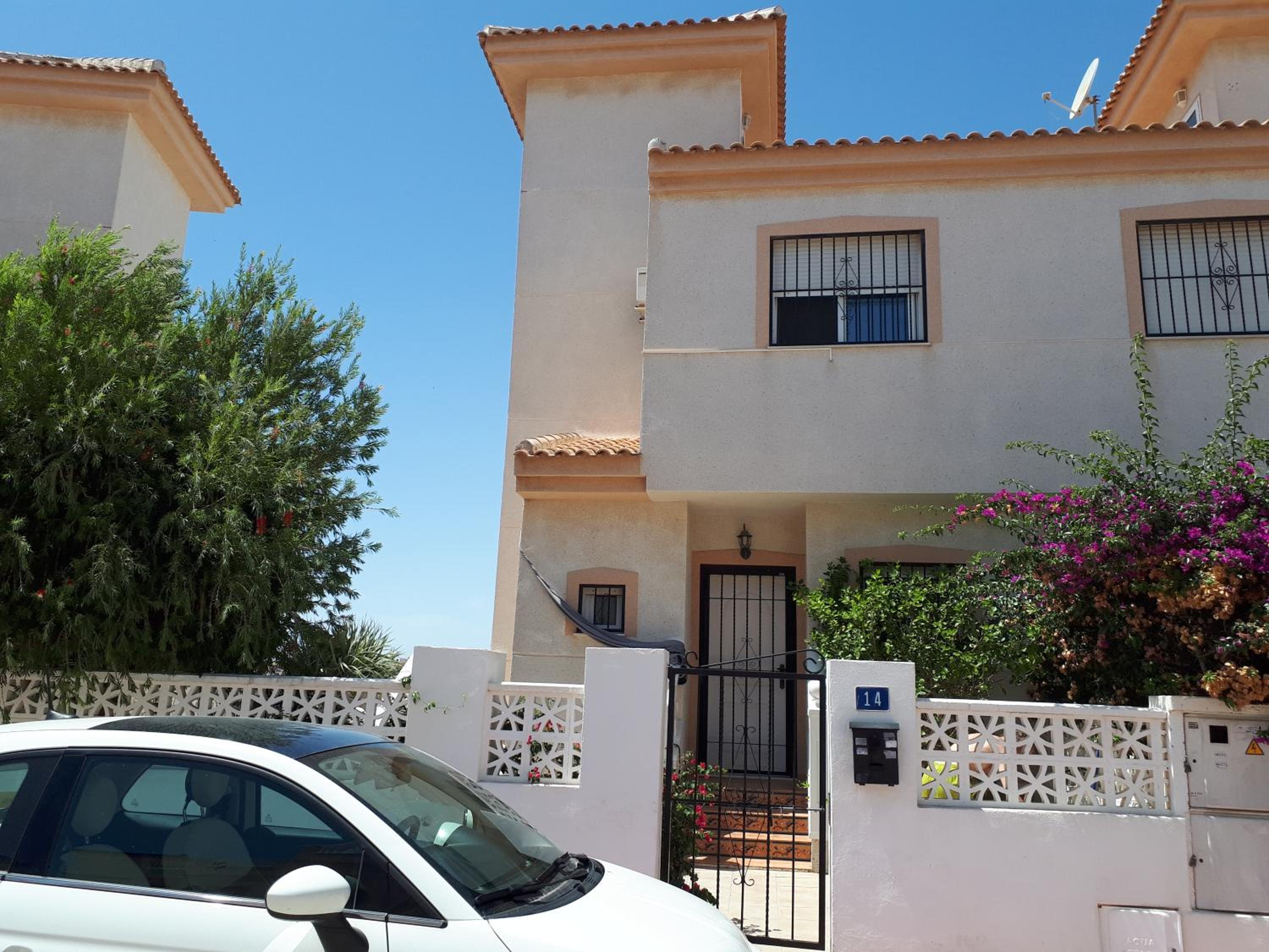 Two-Bedroom House - Photo 10