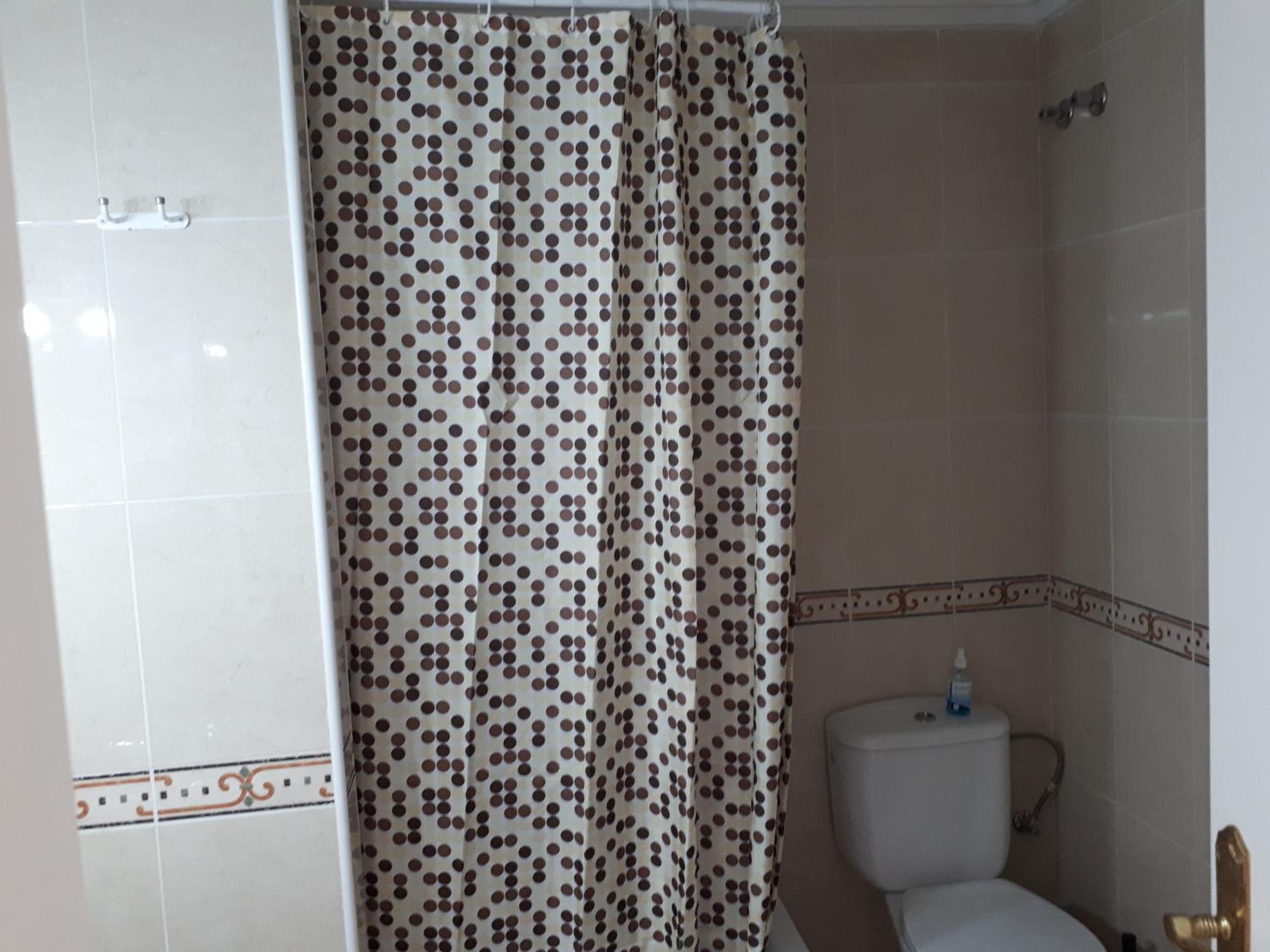 Two-Bedroom House - Photo 5