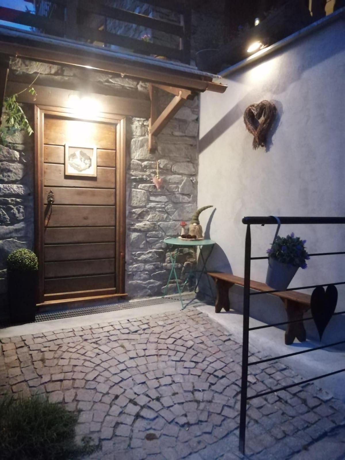 Two-Bedroom House - Photo 4