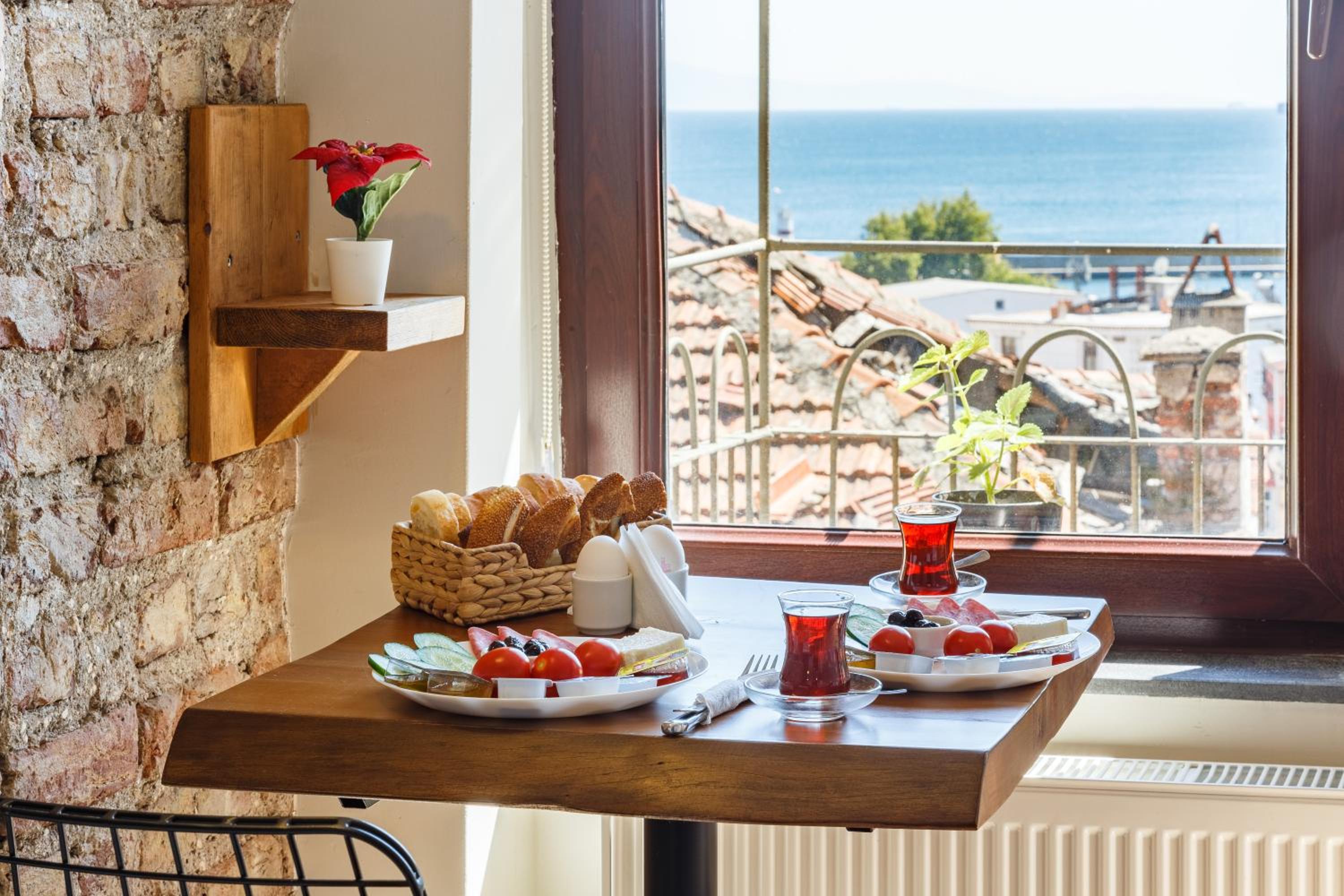 Superior Triple Room with Sea View photo 1
