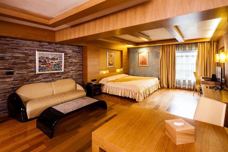 Superior Double or Twin Room - Photo 3