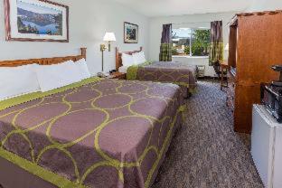 Queen Room - Pet Friendly/Non-Smoking - Photo 1