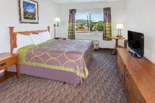 King Room - Pet Friendly/Non-Smoking - Photo 2