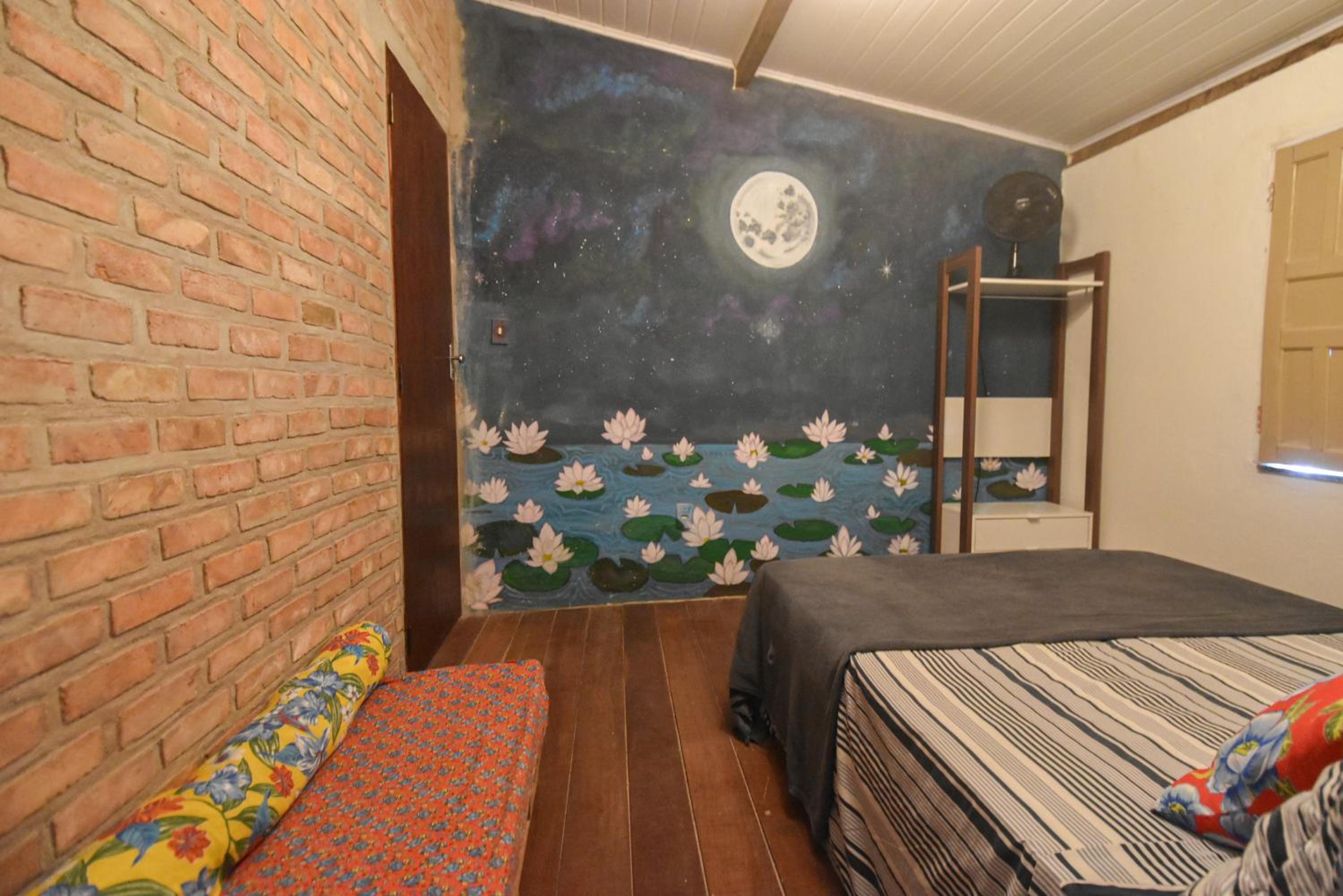 Suite - Photo 1