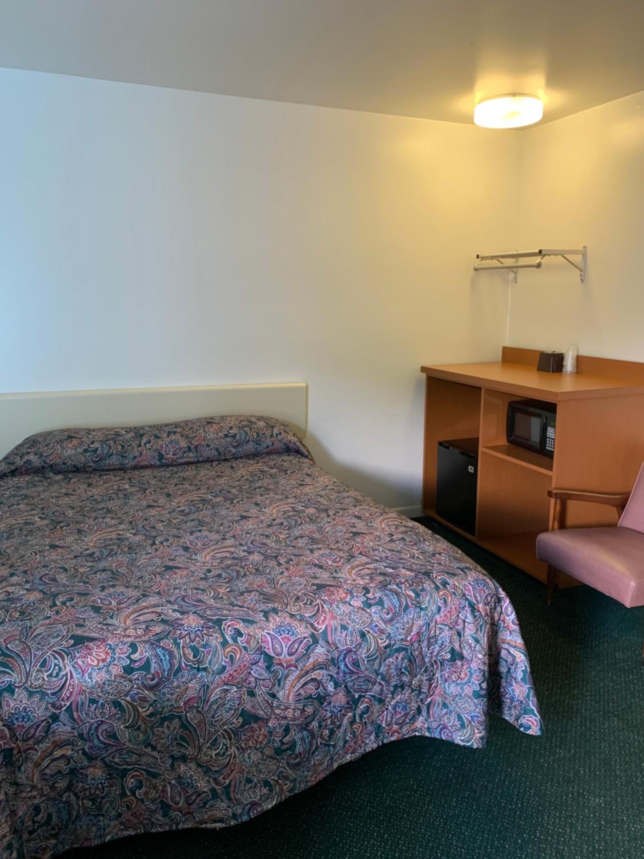 Queen Room (Non Smoking) - Photo 1