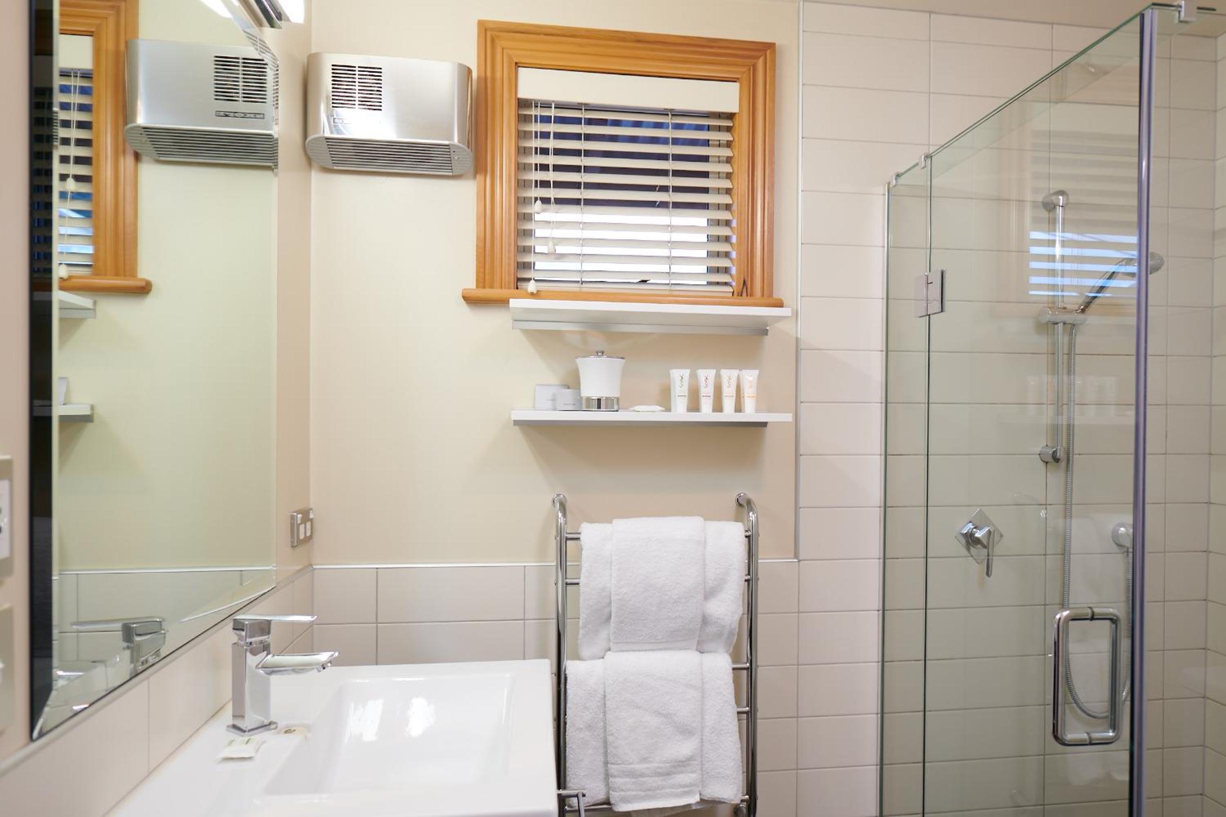 Oasis Rooms - Photo 10