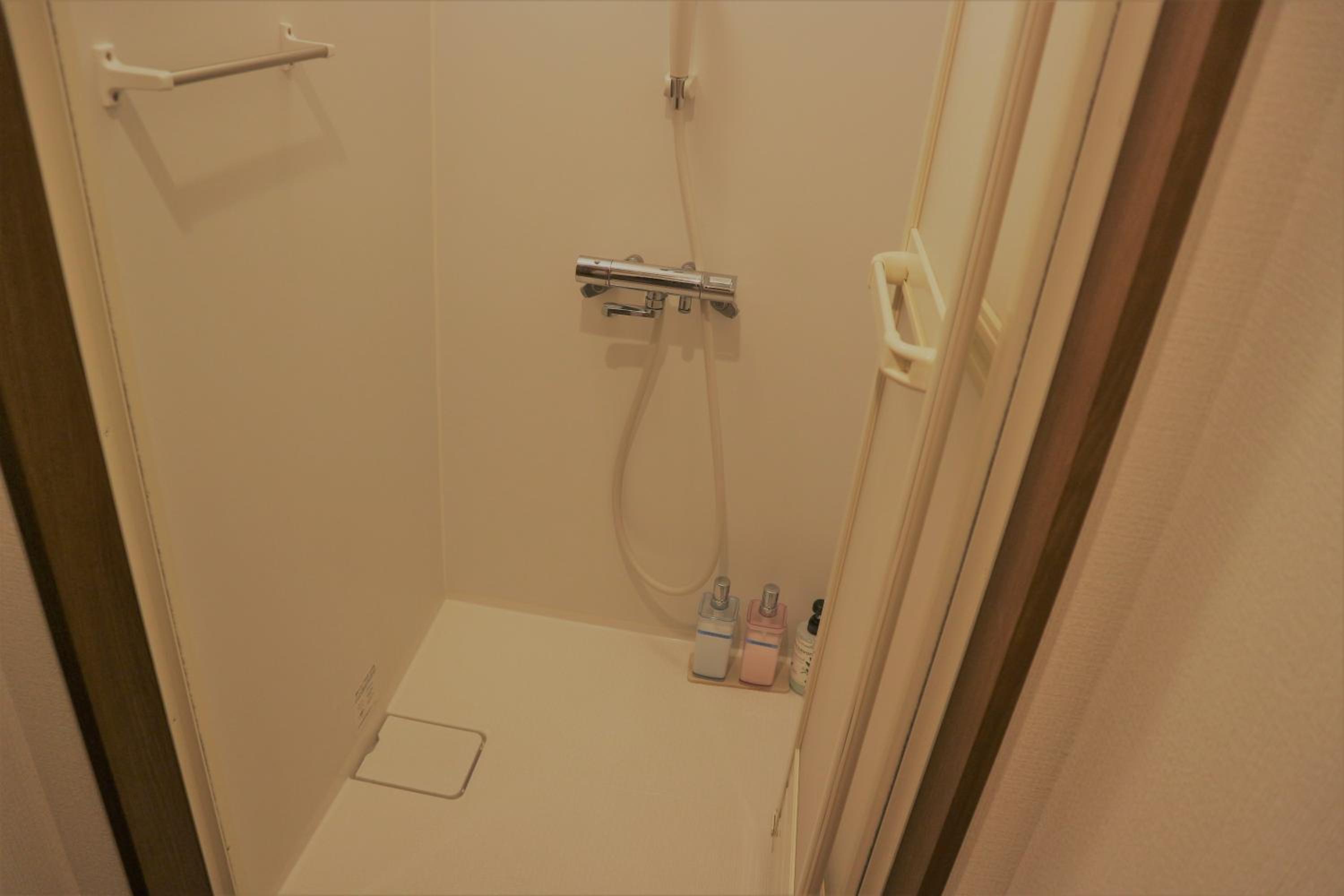 Economy Twin Room photo 3