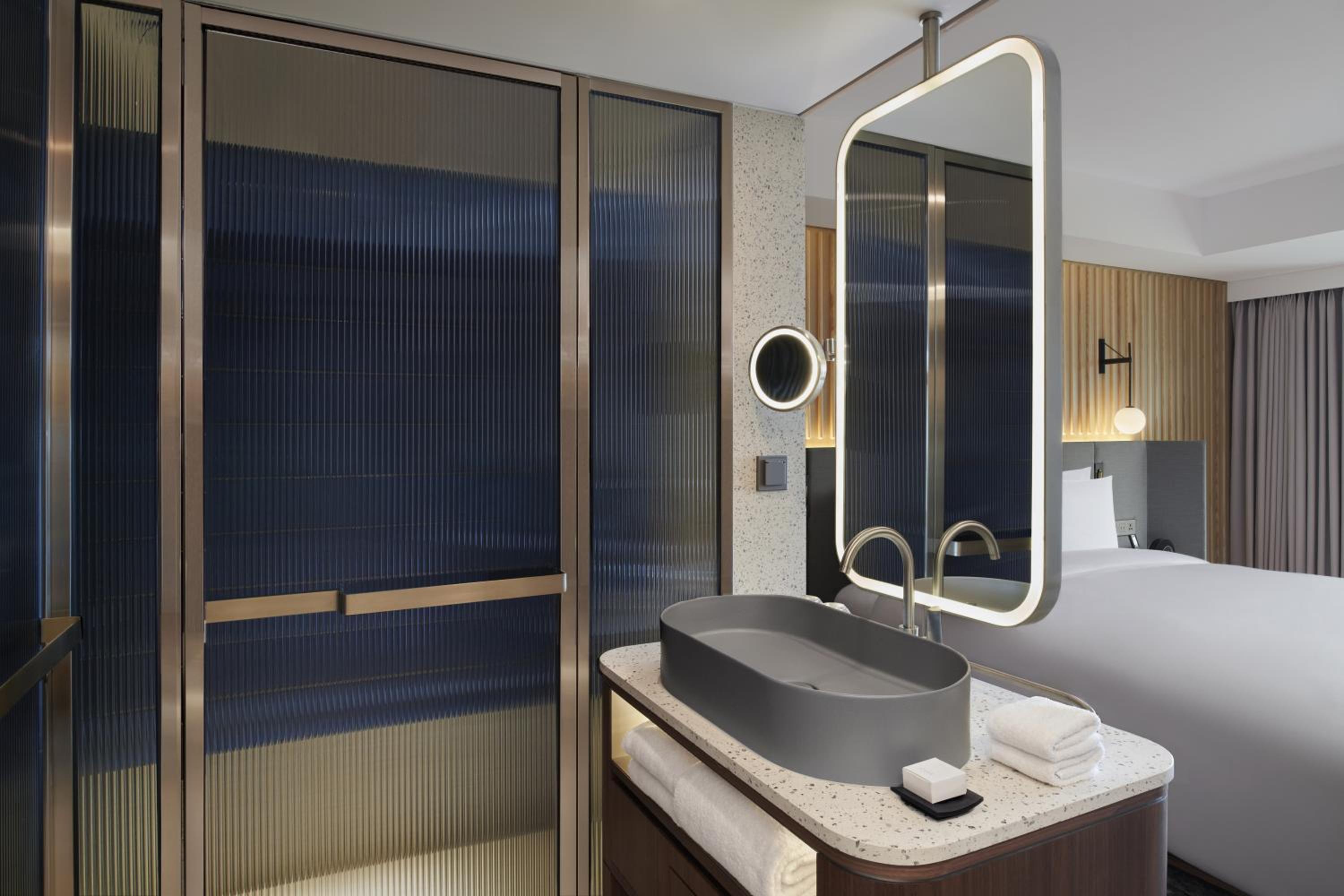 Signature King Room - Photo 6