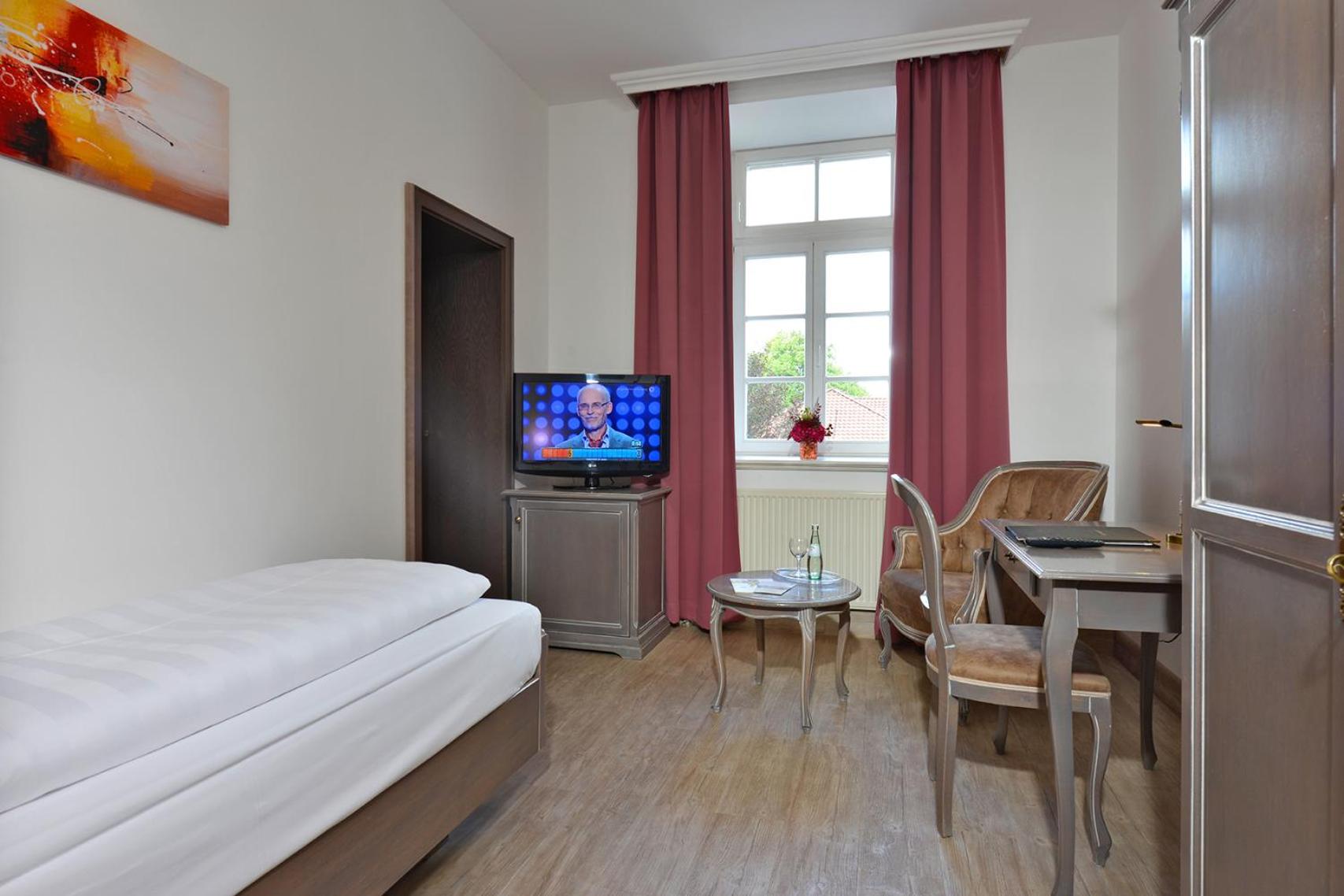 Standard Single Room photo 2