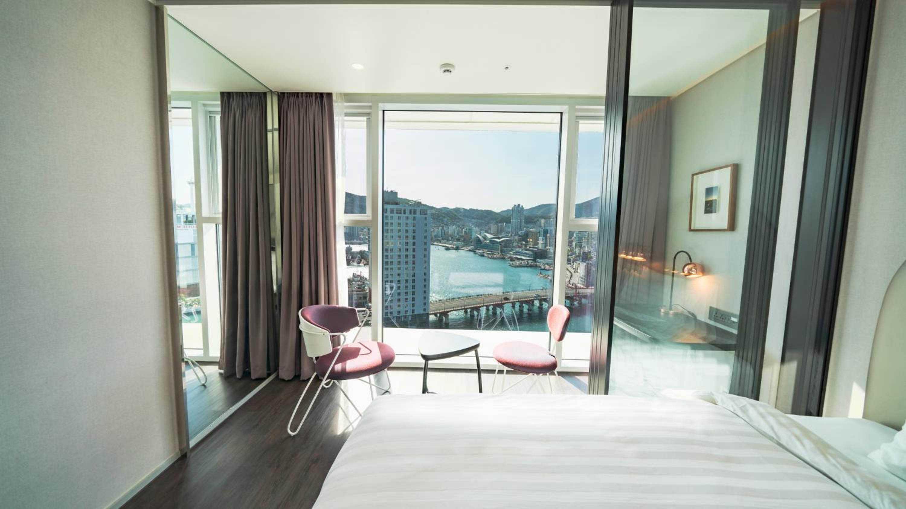 Standard Twin Room with Ocean View - Photo 11
