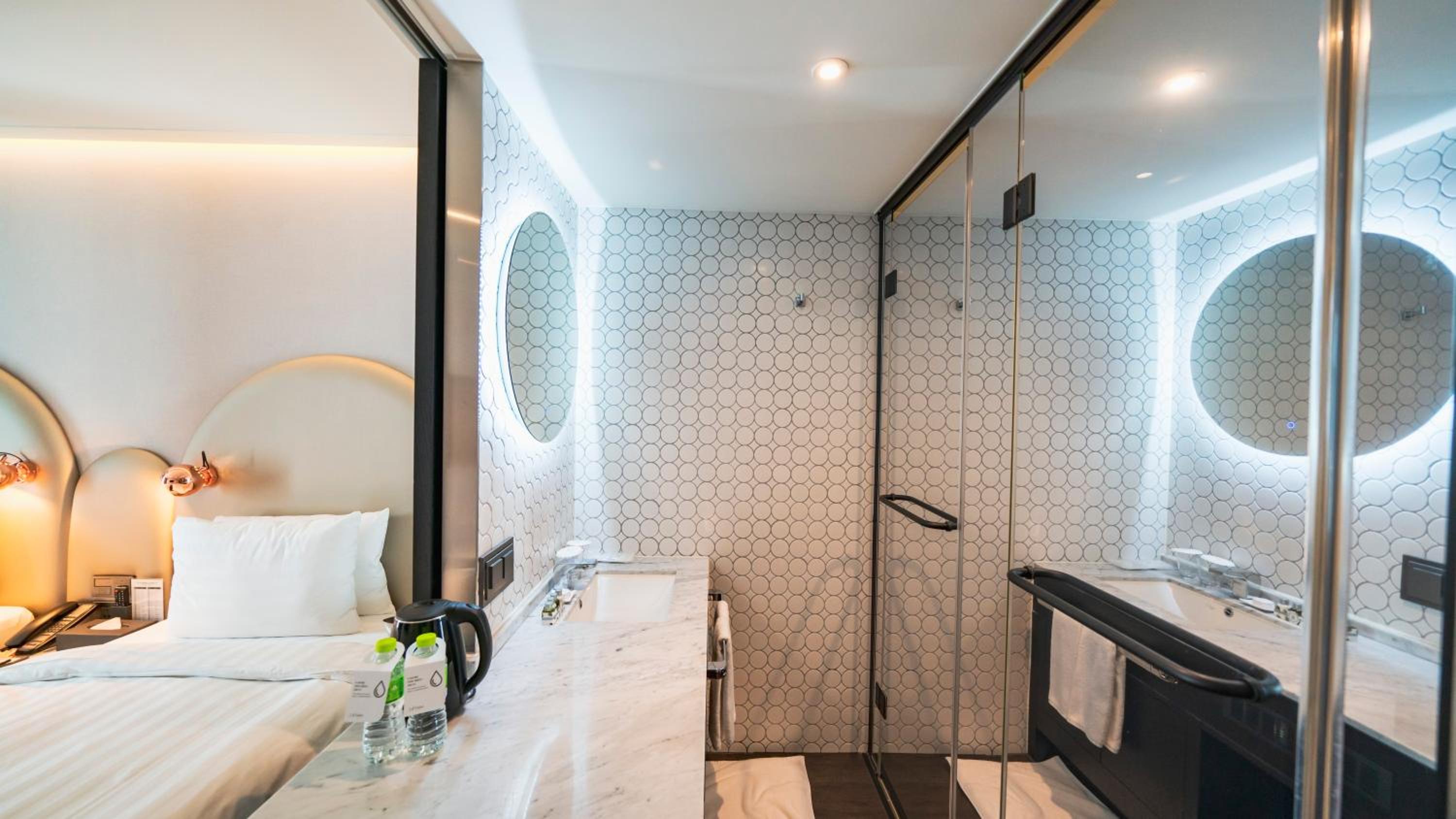 Standard Twin Room with Ocean View - Photo 5