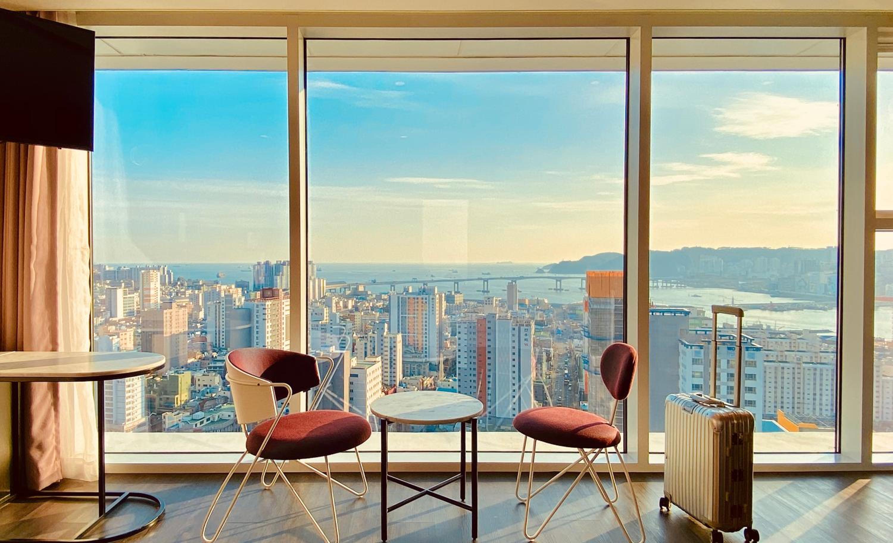 Deluxe Double Room with Partial Ocean View - Photo 13