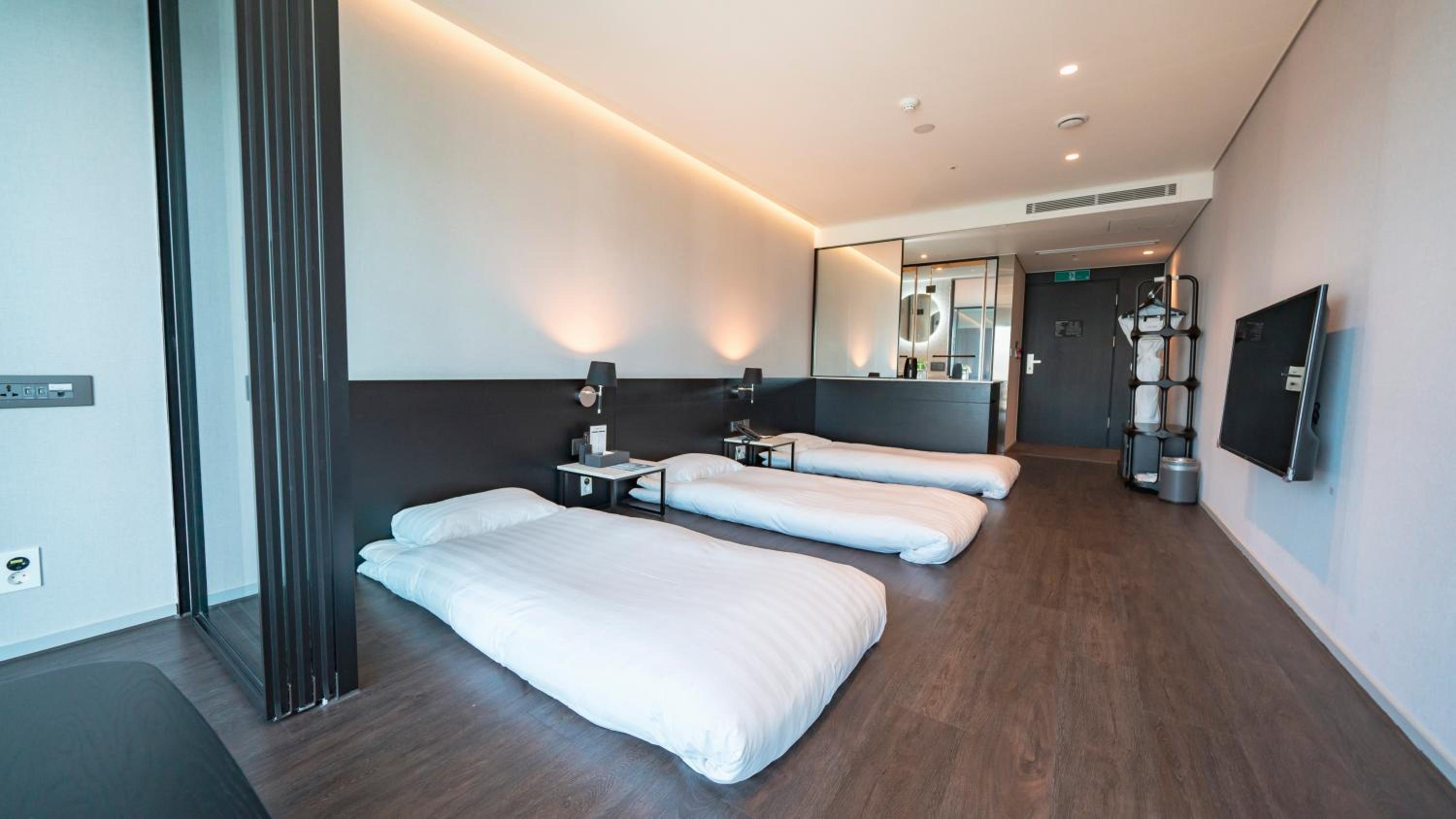 Korean-style Room with Ocean View - Photo 1