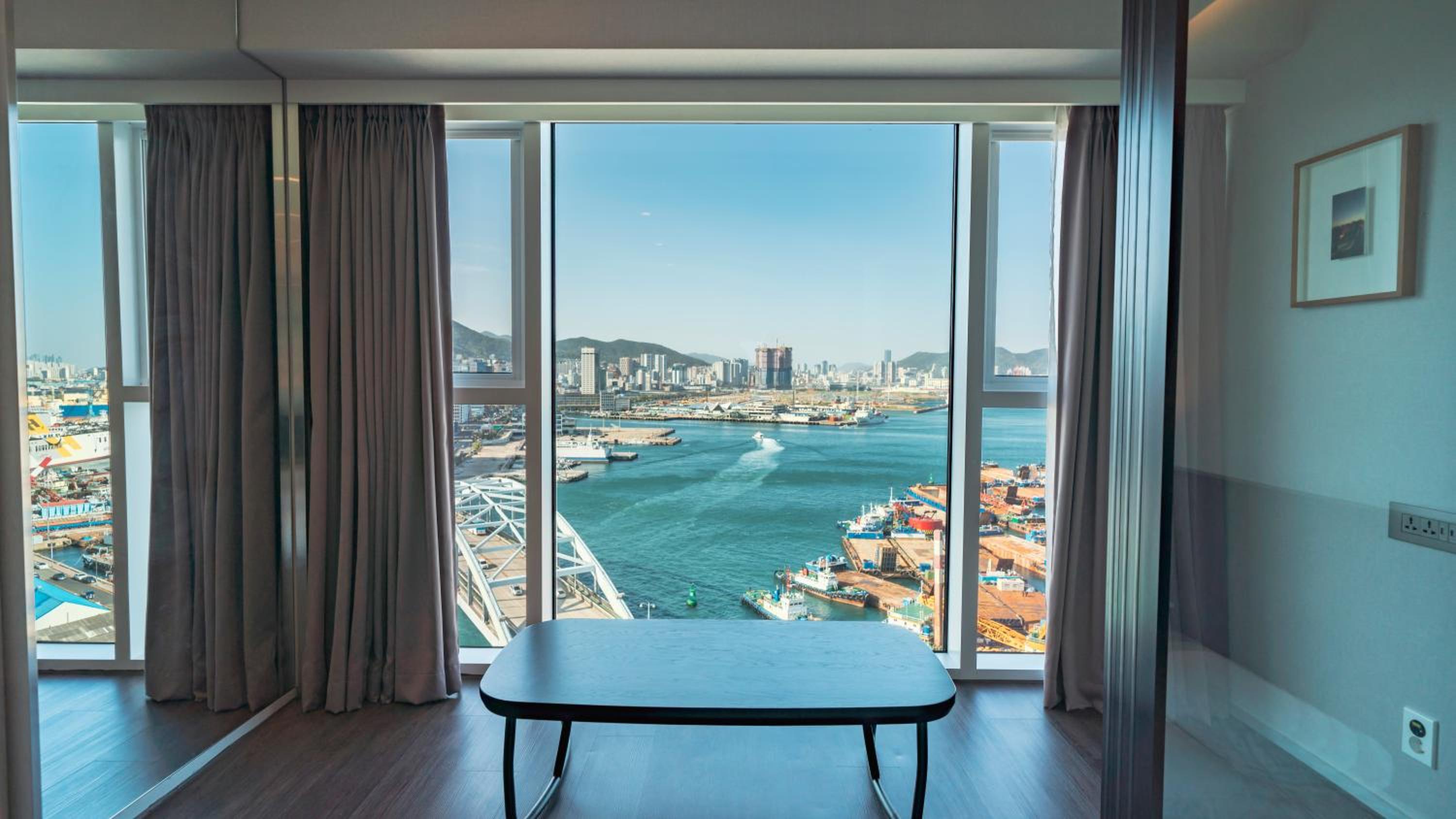 Korean-style Room with Ocean View - Photo 10