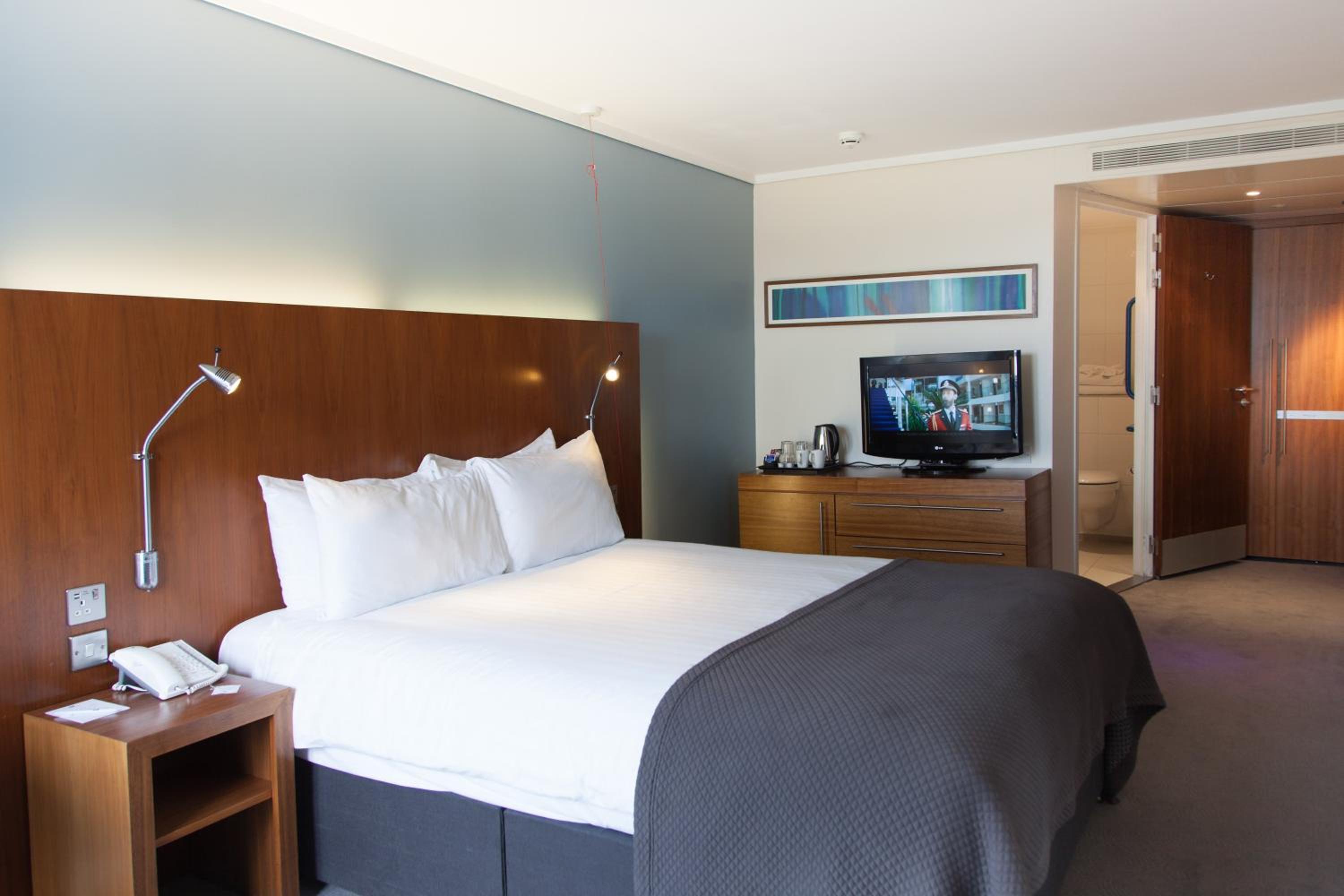 Standard Queen Room - Disability Access photo 3