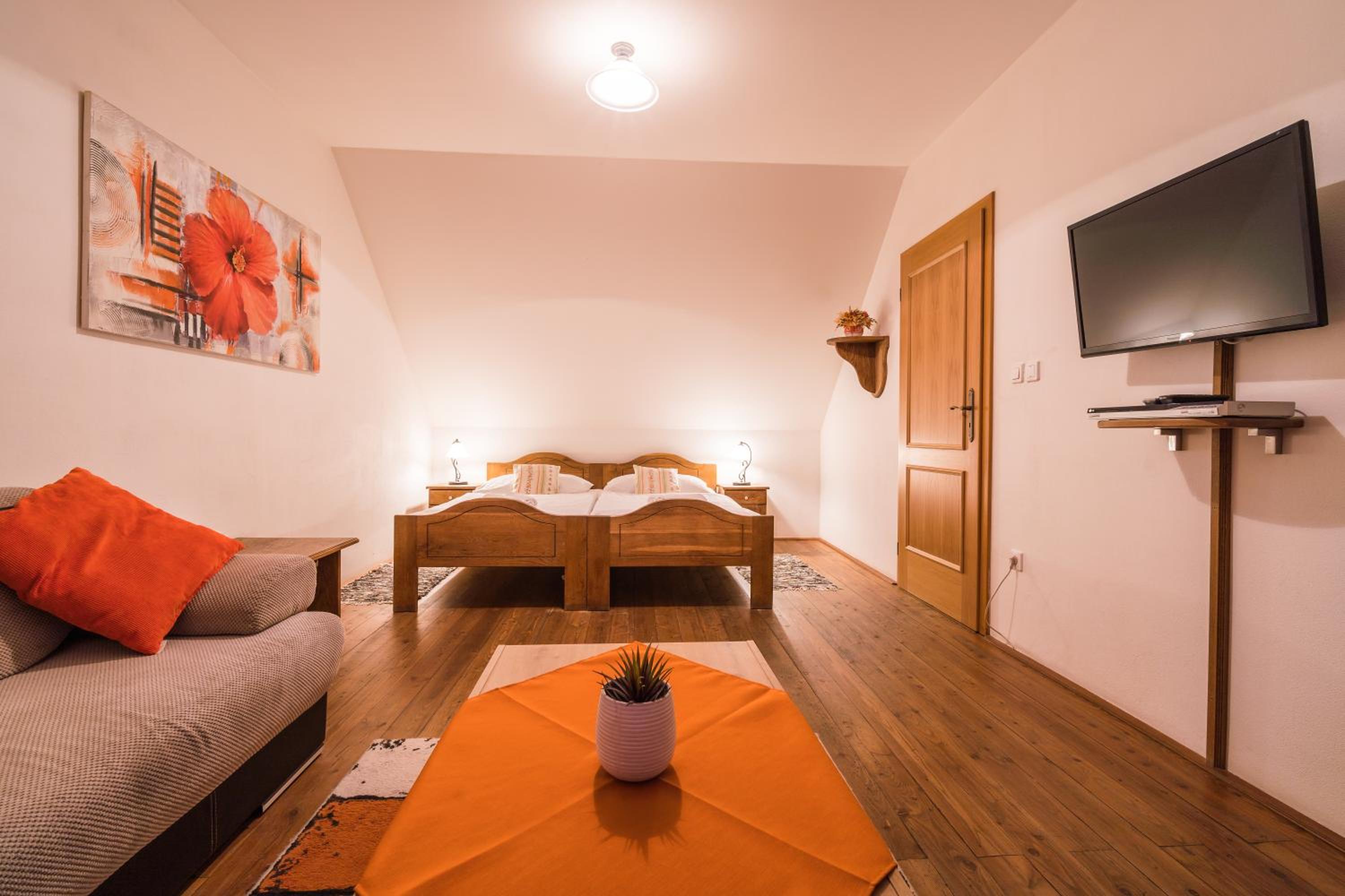 One-Bedroom Suite - Photo 1