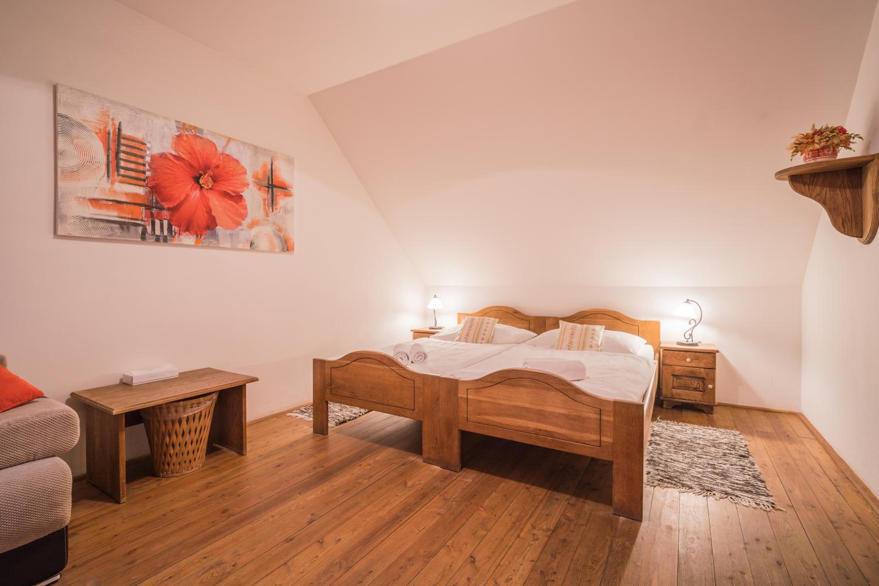 One-Bedroom Suite - Photo 2