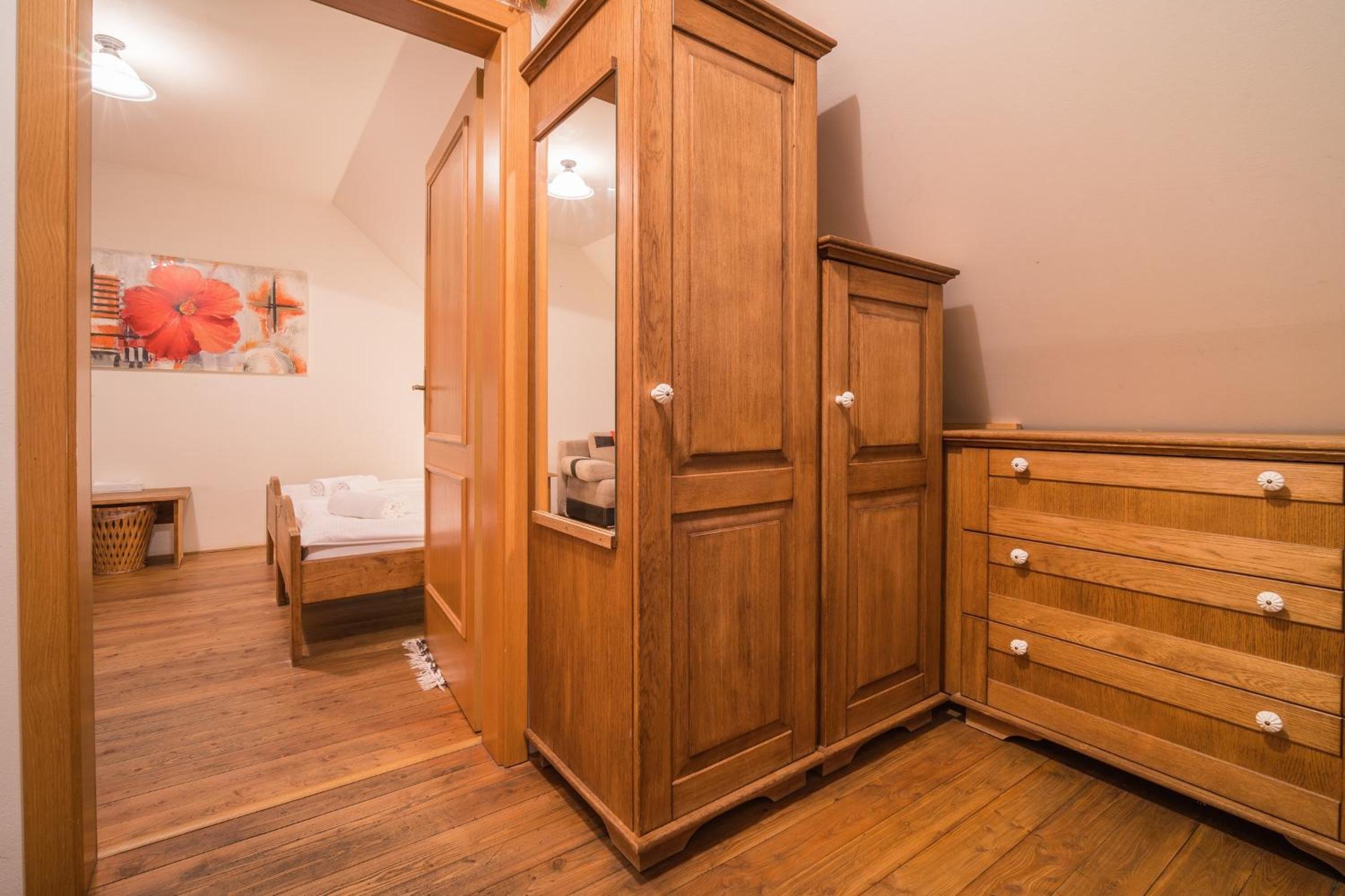 One-Bedroom Suite - Photo 6