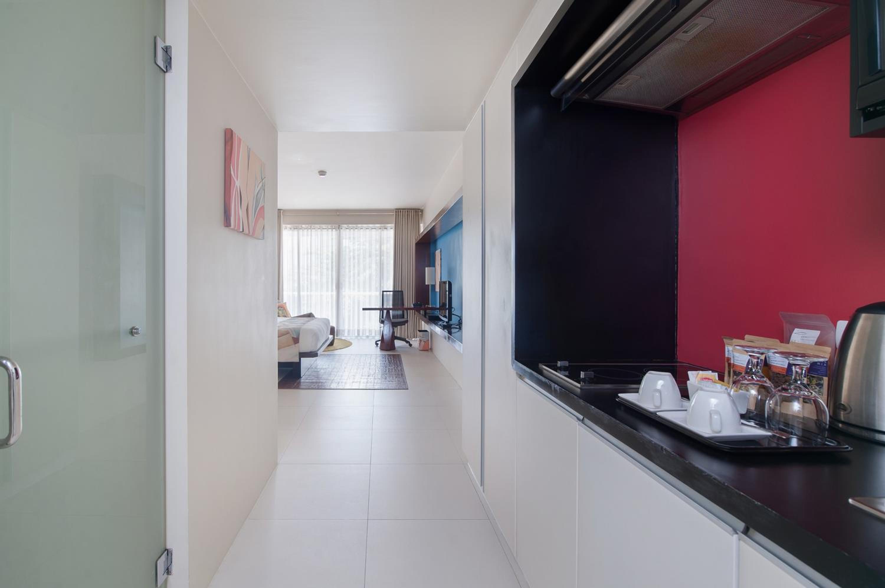 Barcelona Suite (With Bathtub) - Photo 6