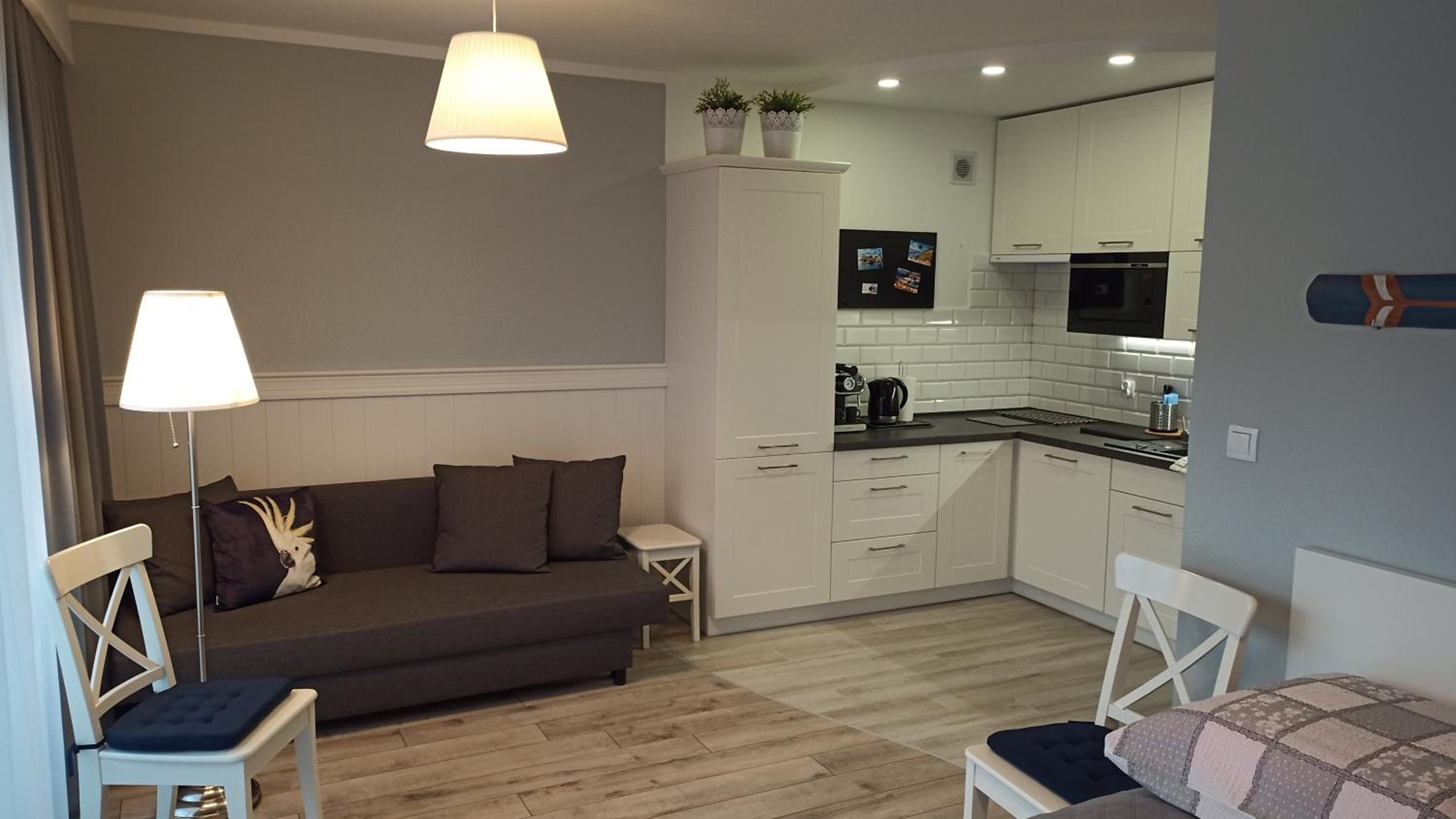 One-Bedroom Apartment - Photo 3