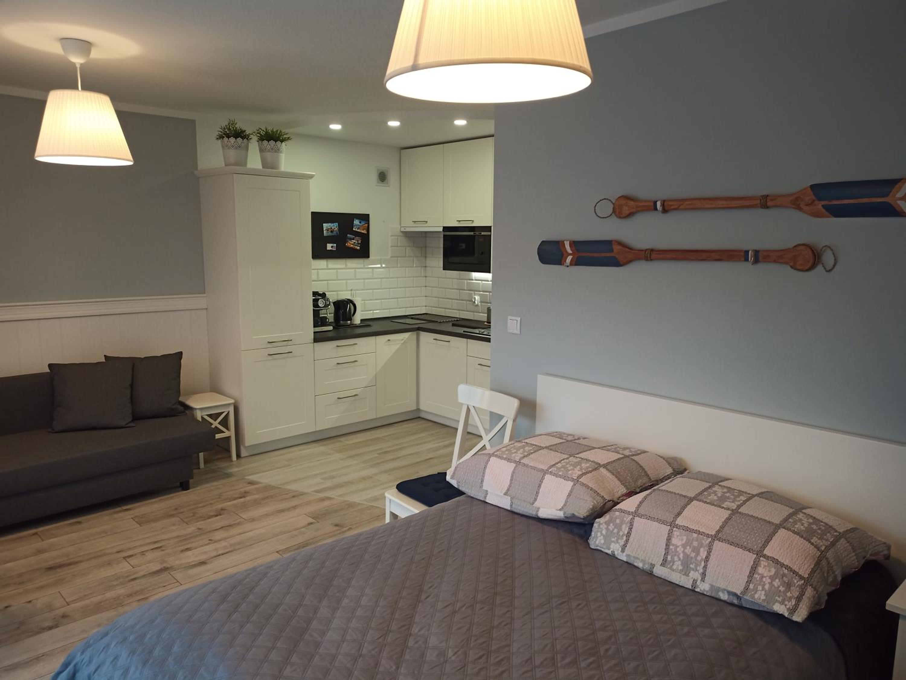 One-Bedroom Apartment - Photo 6
