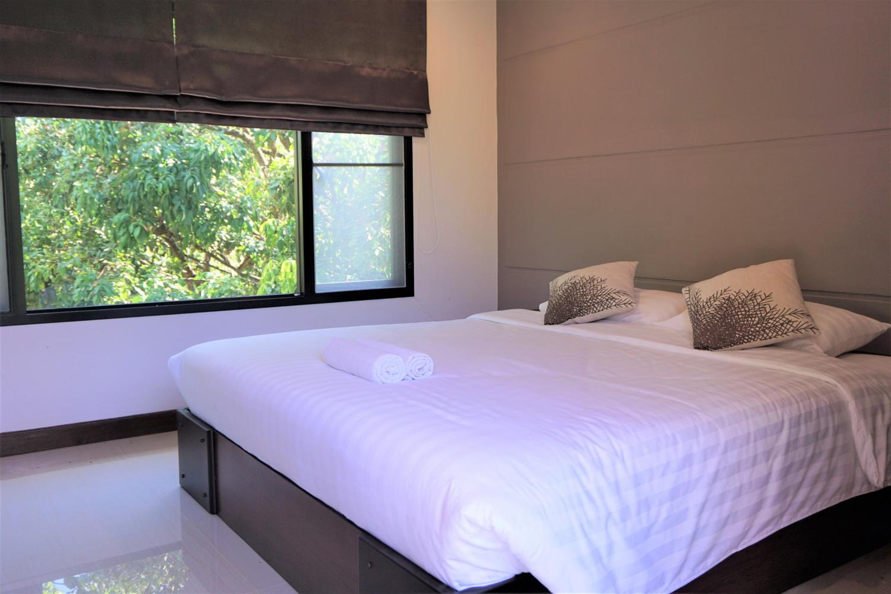 Standard Queen Room