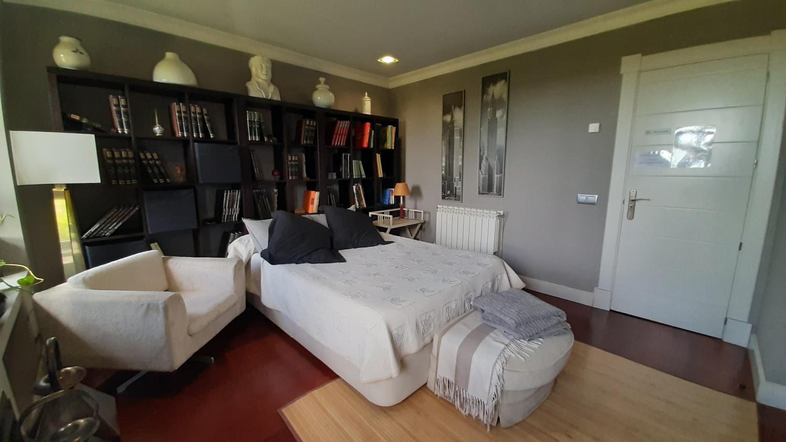 Standard Family Room photo 3