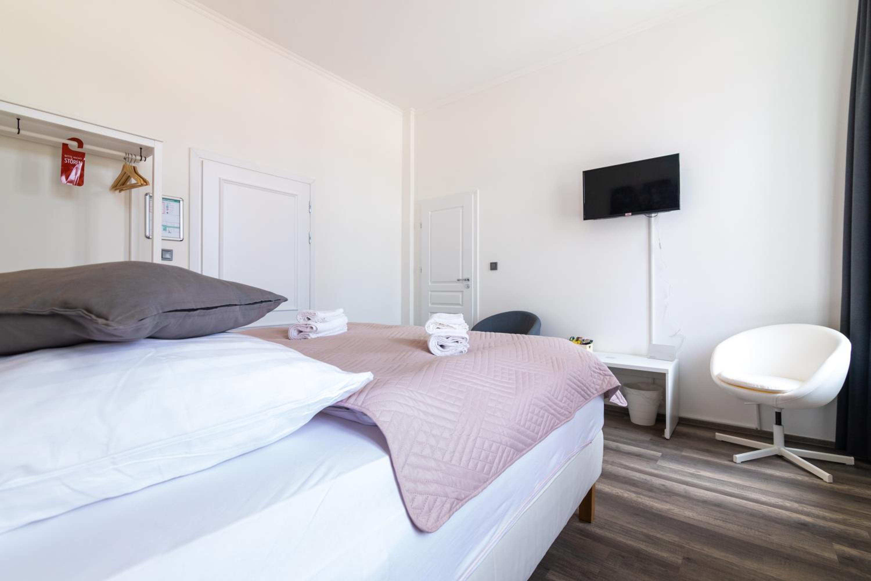 Deluxe Double or Twin Room - Photo 20