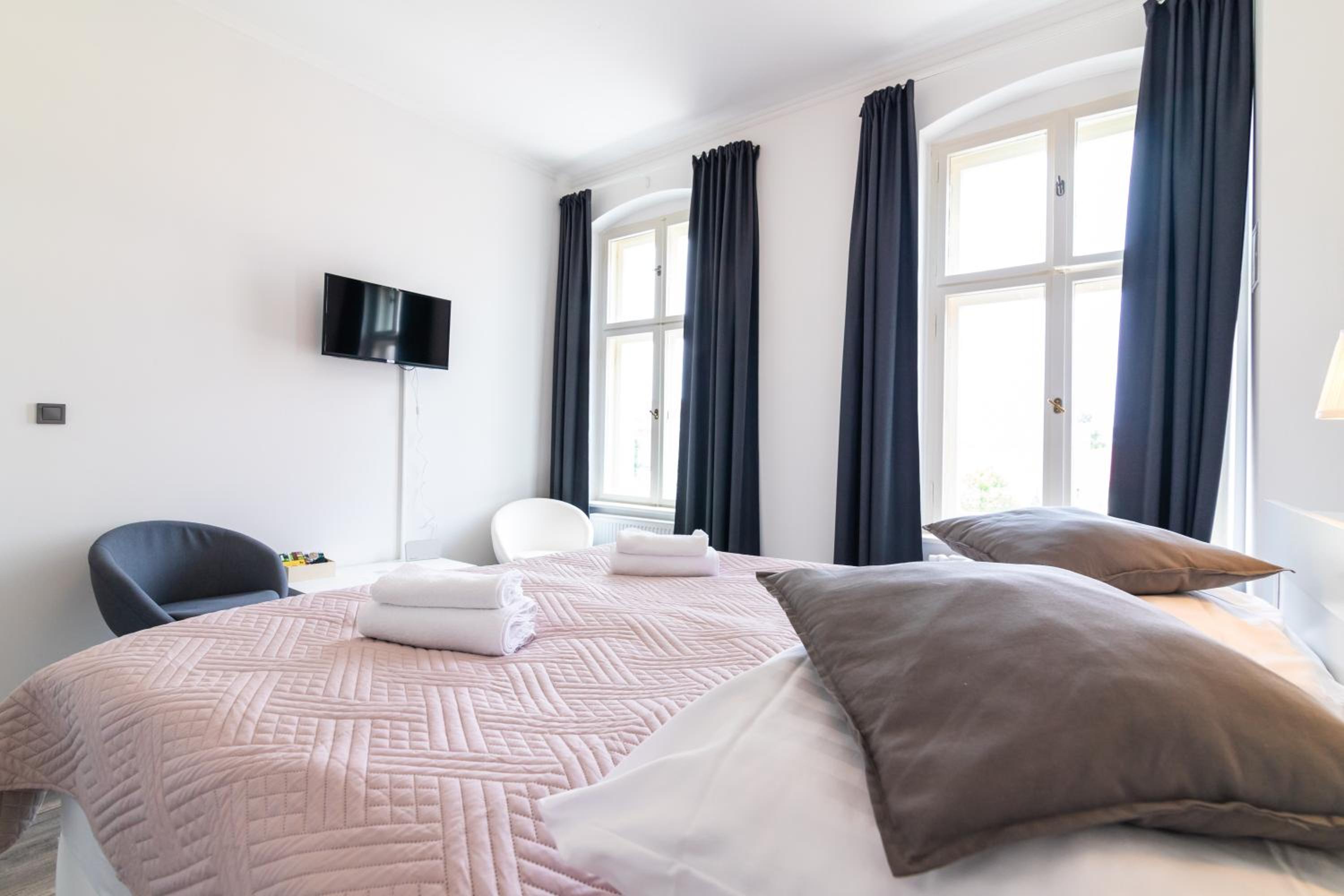 Deluxe Double or Twin Room - Photo 16