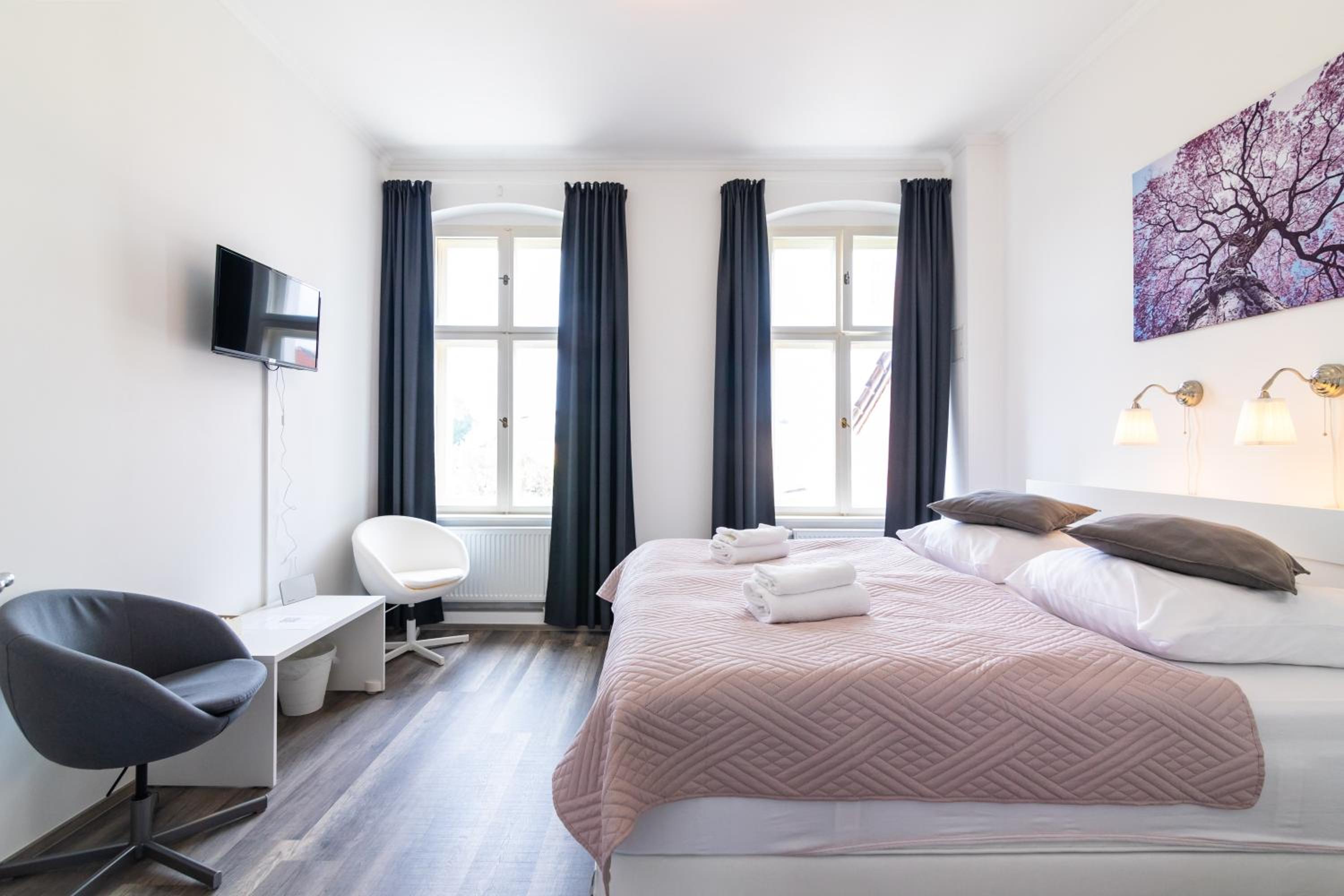 Deluxe Double or Twin Room - Photo 17
