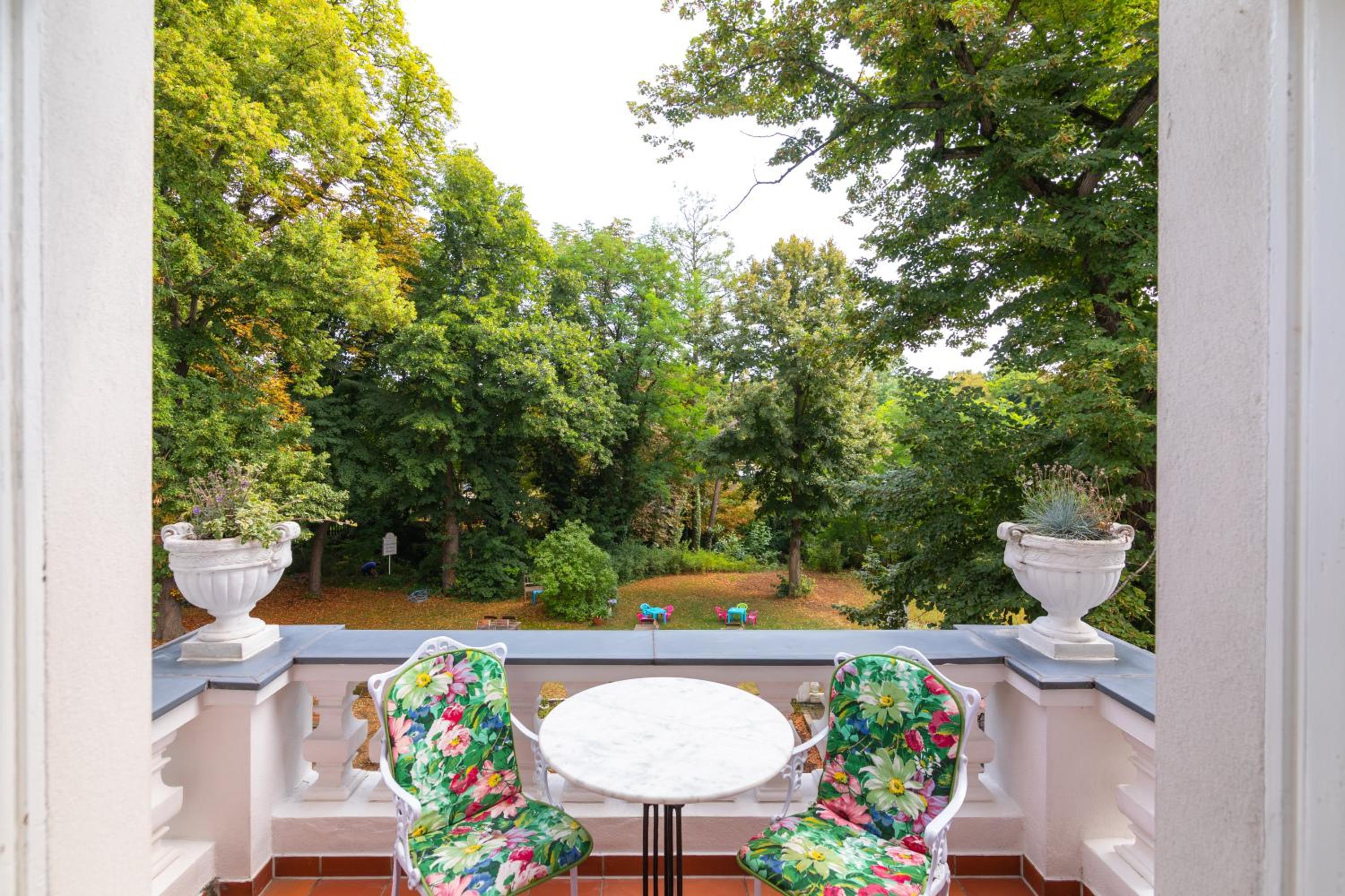 Deluxe Double Room with Balcony - Photo 22