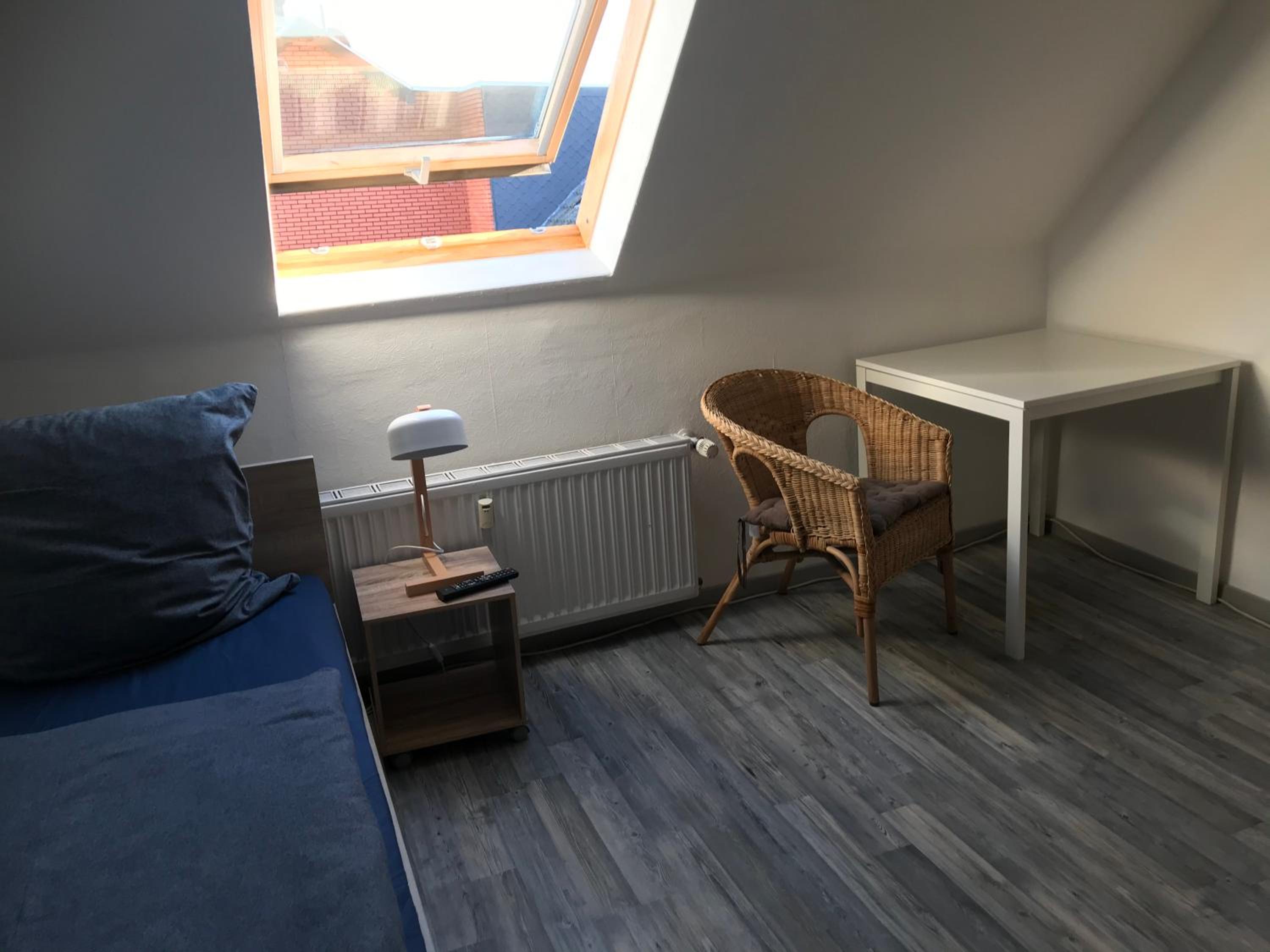 Single Room with Shared Shower and Toilet photo 1