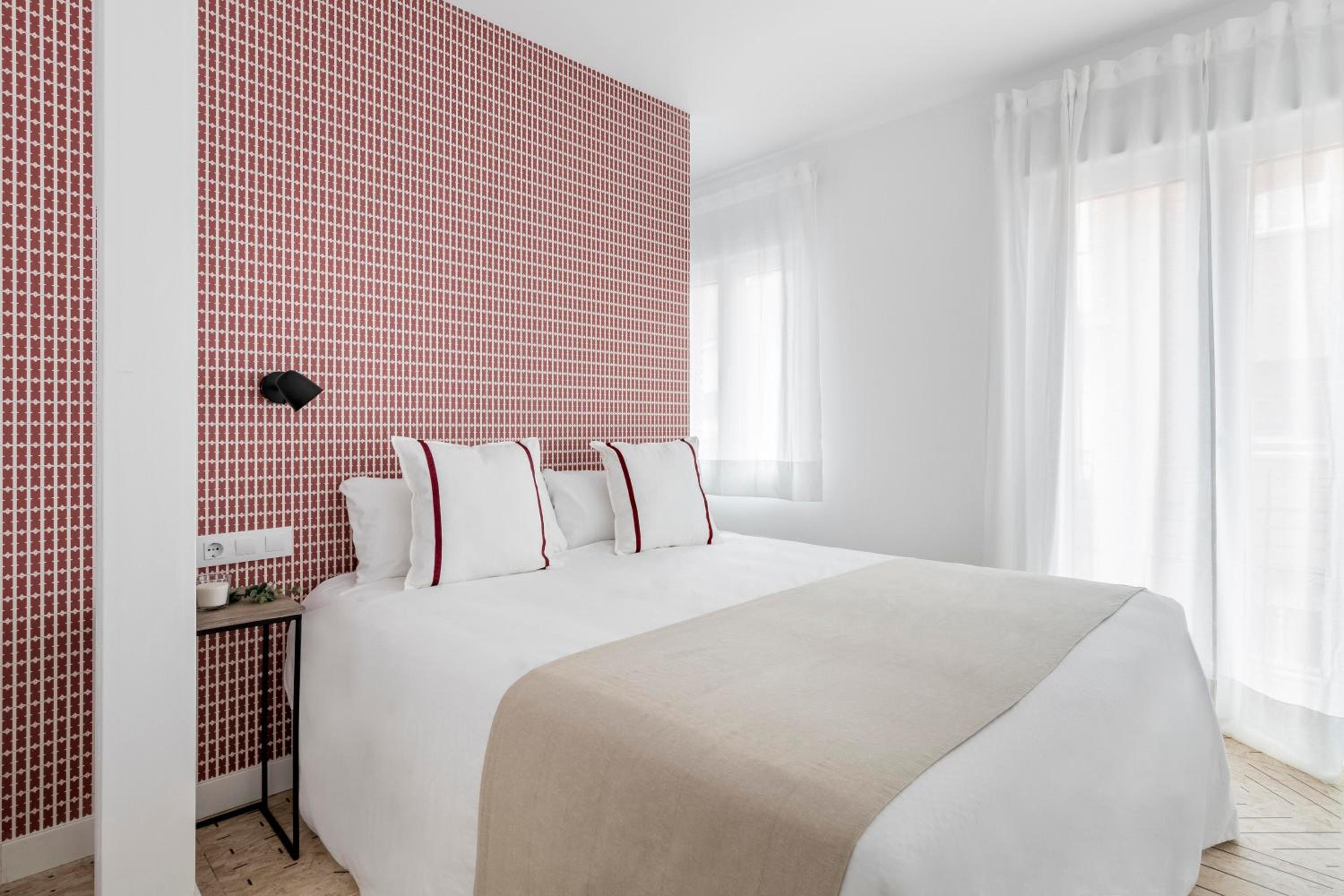 Three-Bedroom Apartment (8 Adults) - Photo 21