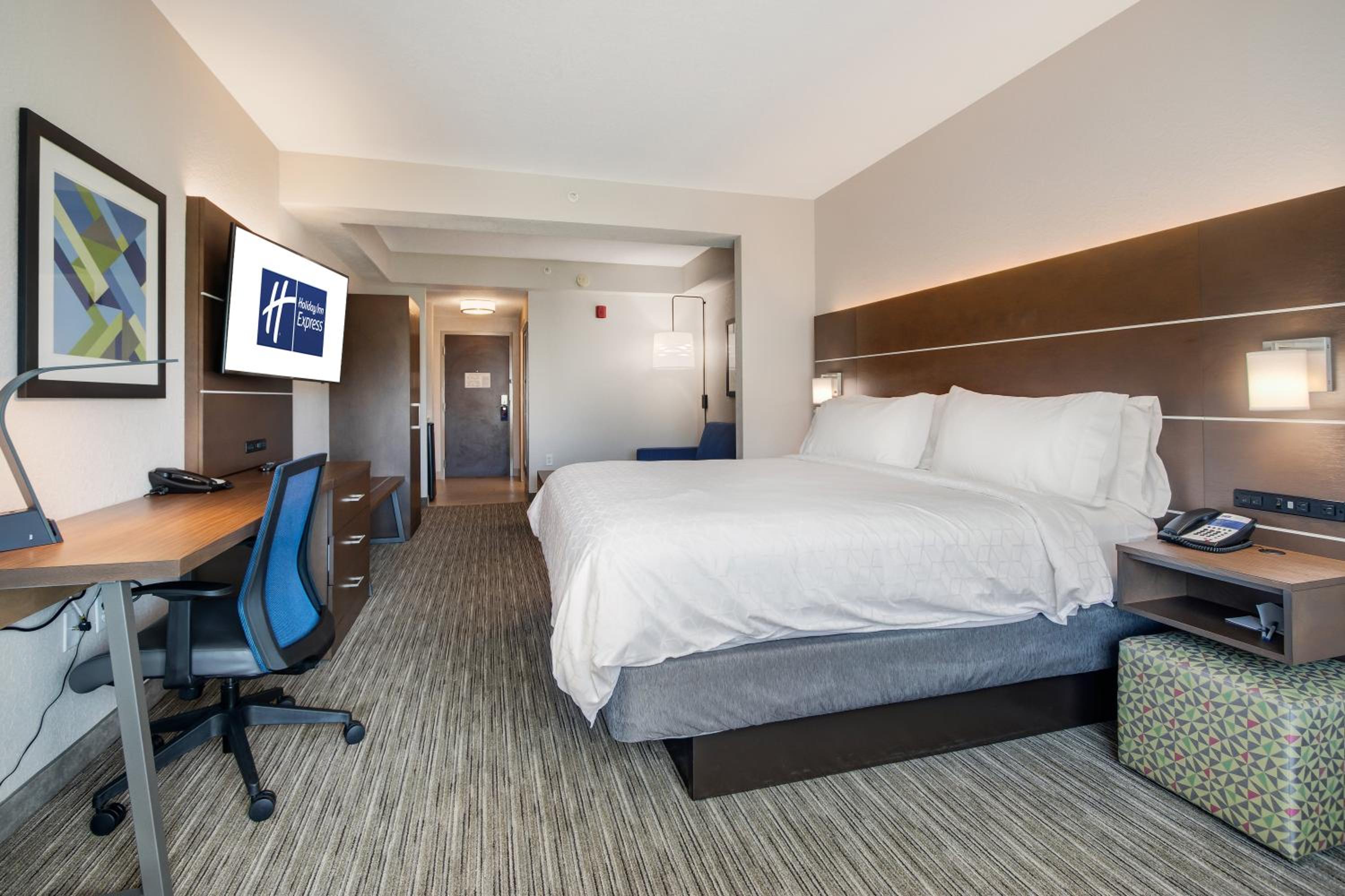 Standard Room thumbnail 6