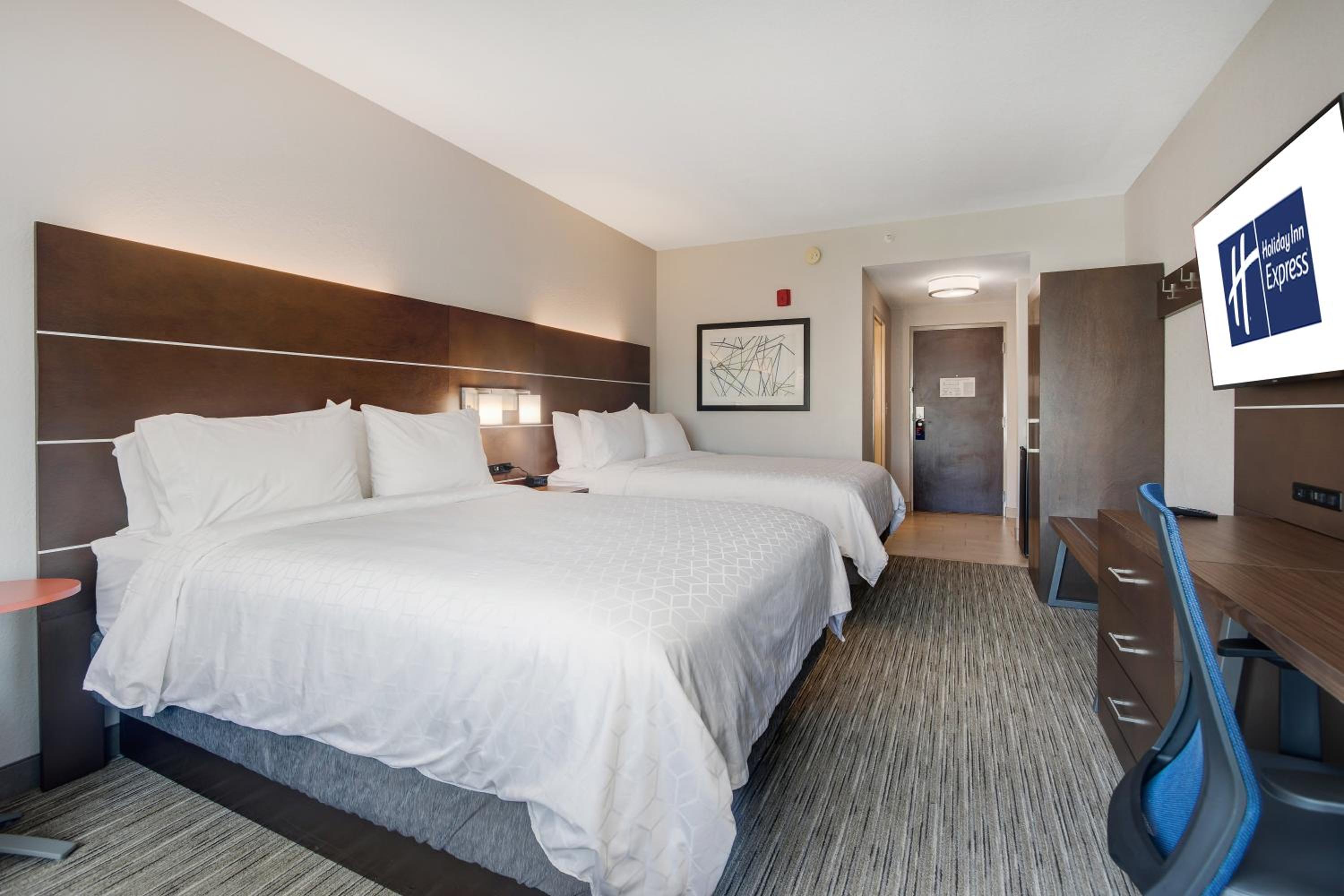 Standard Room thumbnail 5