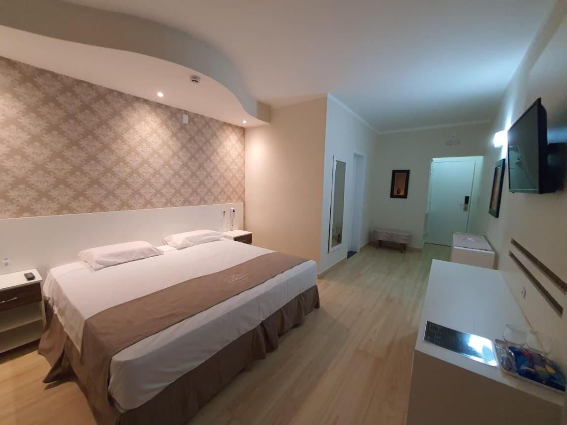 Deluxe Single Room with Balcony photo 1