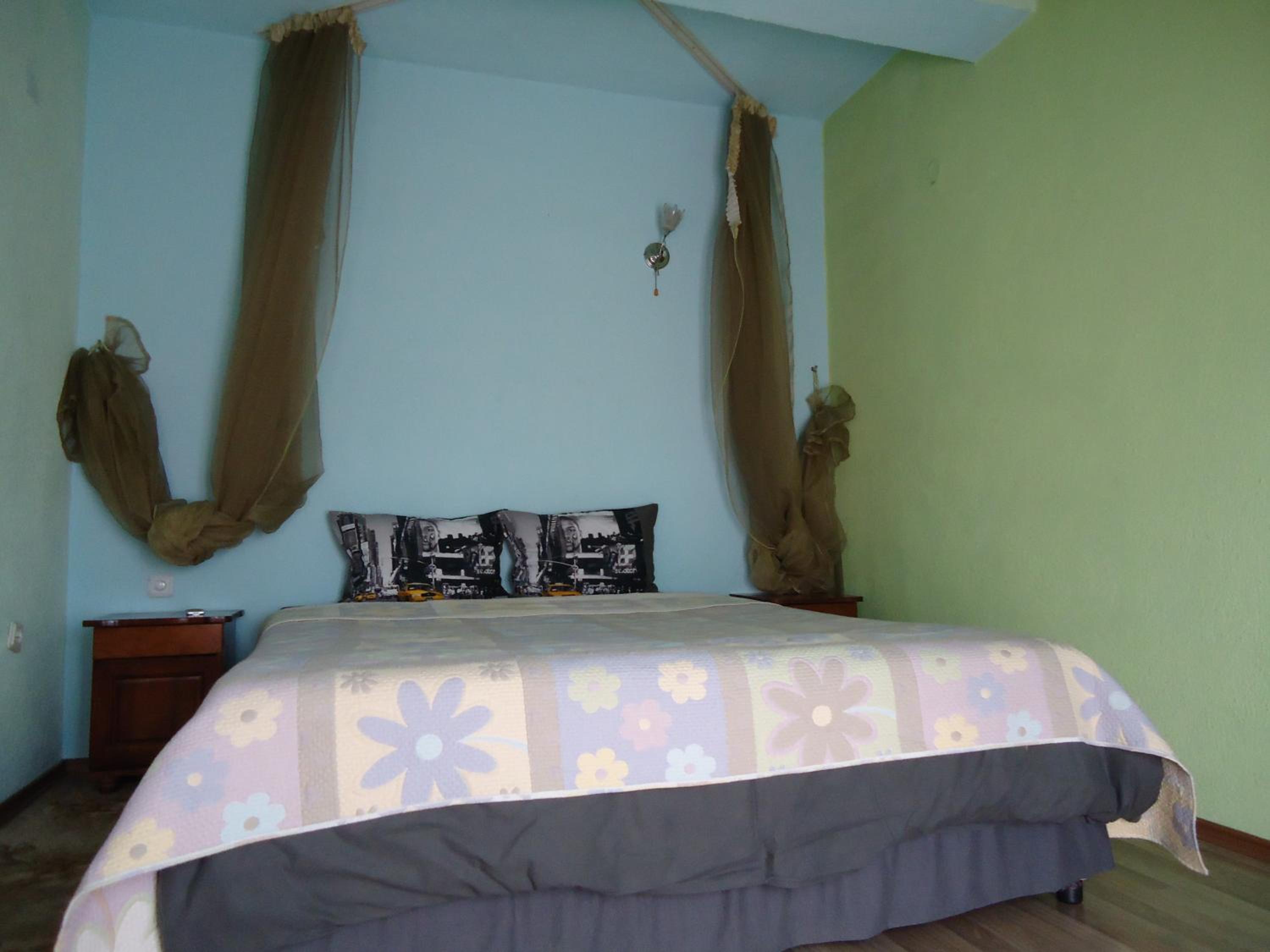 One-Bedroom Suite with Balcony photo 1