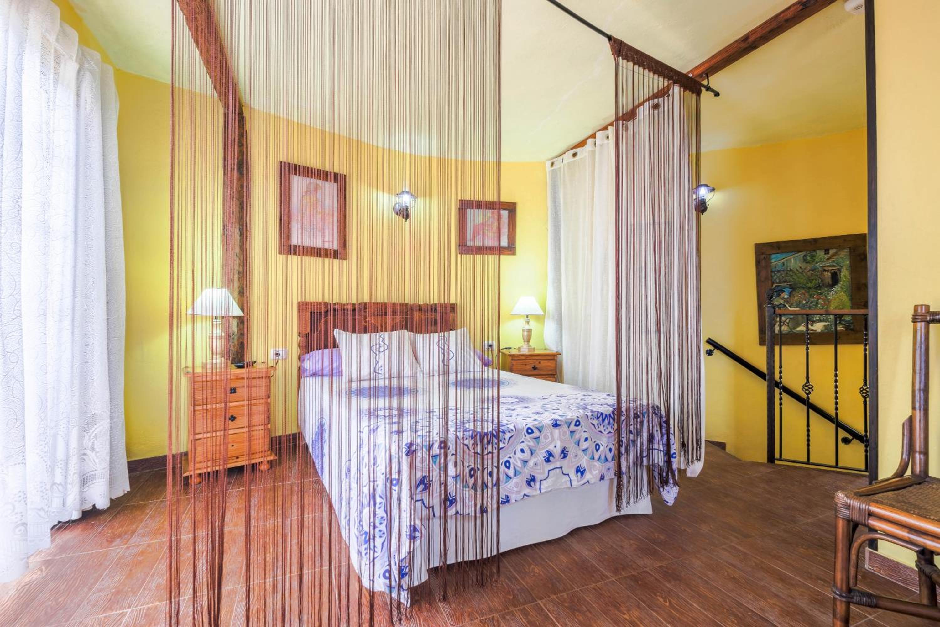 One-Bedroom House - Photo 16