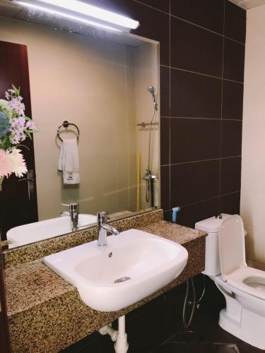 Single Room with Shared Bathroom photo 2