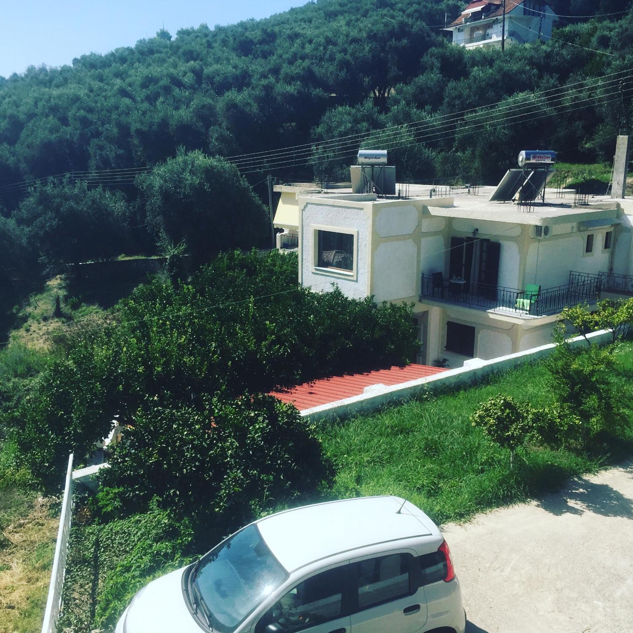 Deluxe Double Room with Balcony - Photo 24