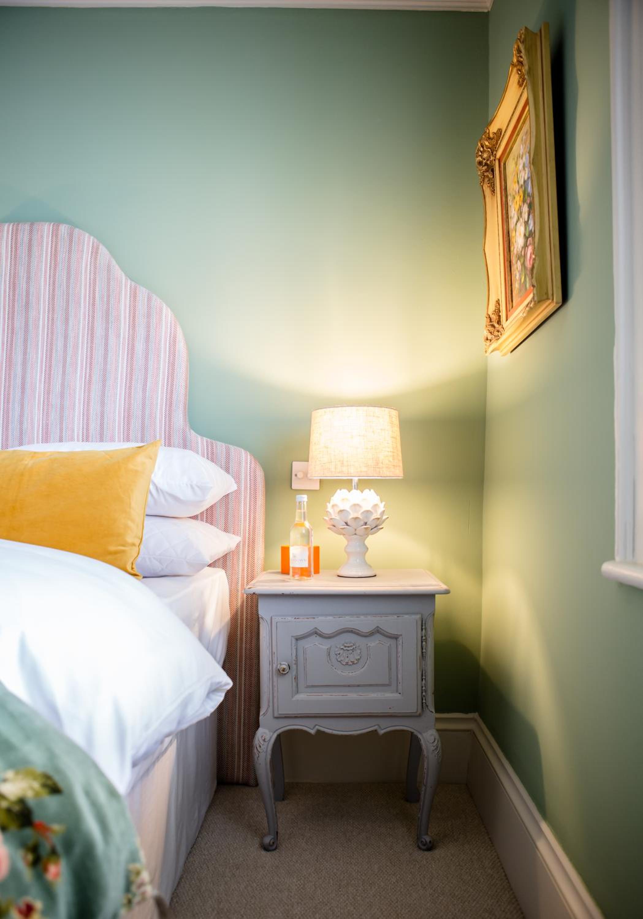 Standard Double Room - Photo 4
