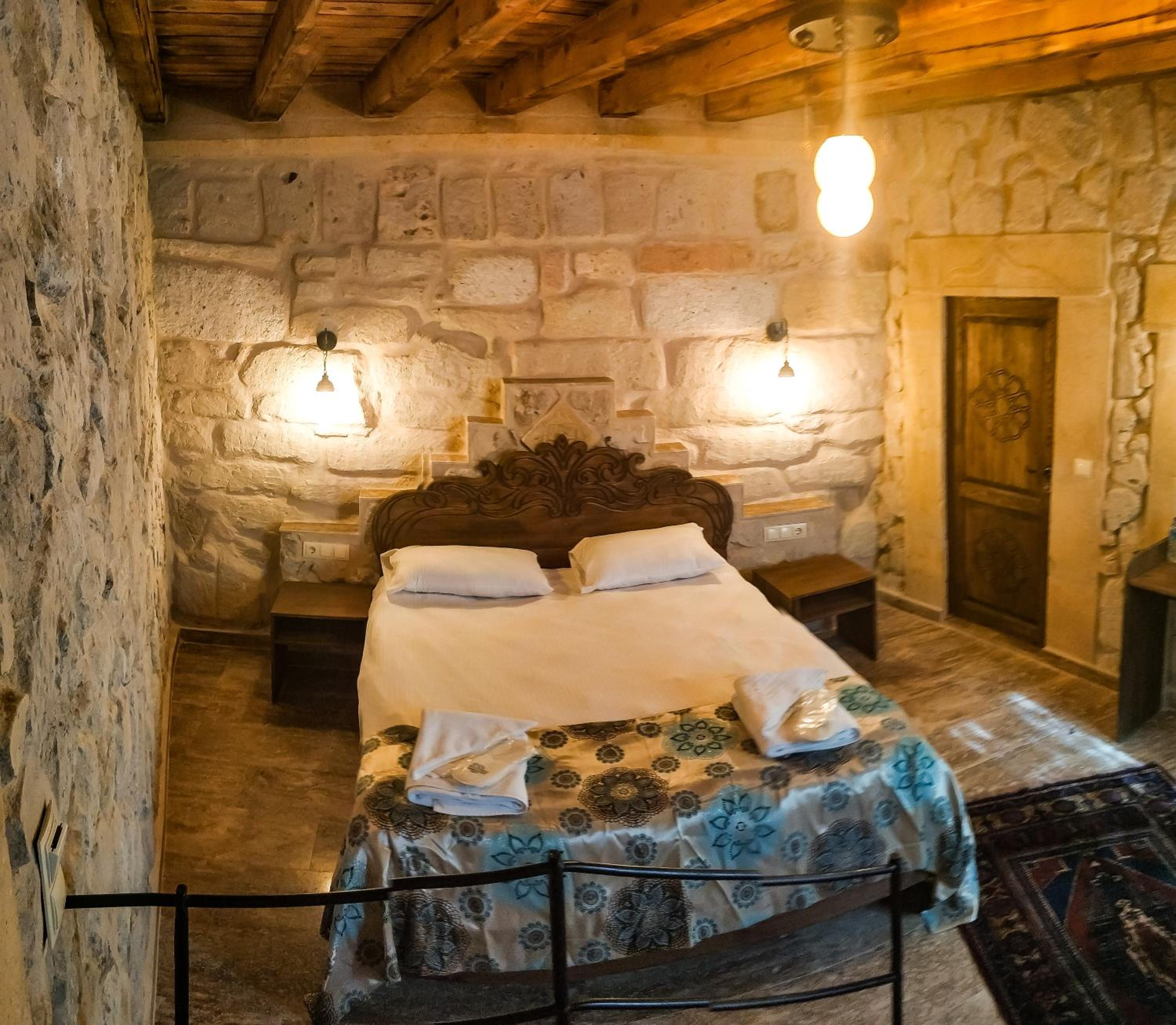 Small Double Room - Photo 3